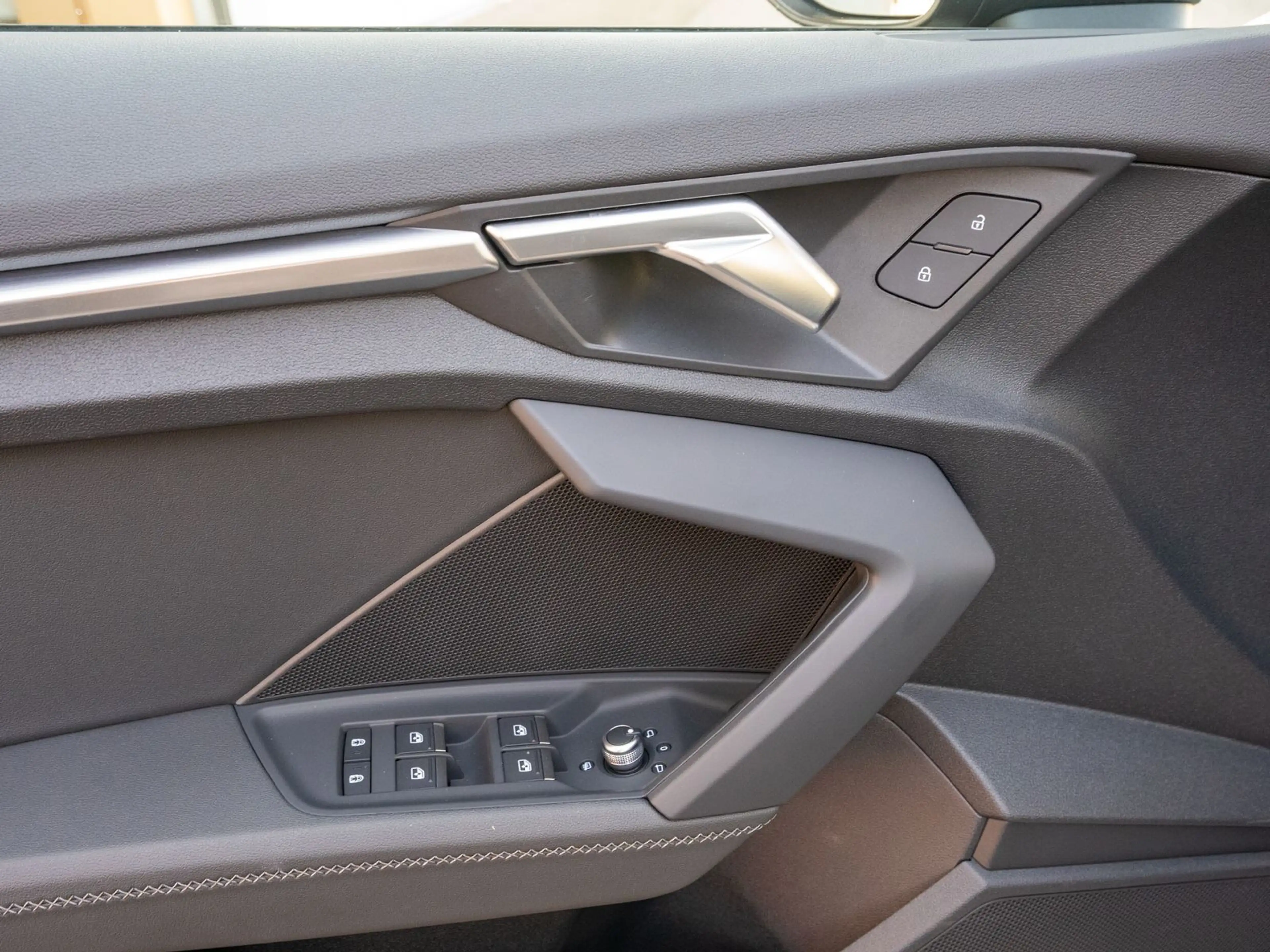 Audi S3 2.0TFSI quattro NAVI LED GRA SHZ VC — photo 11