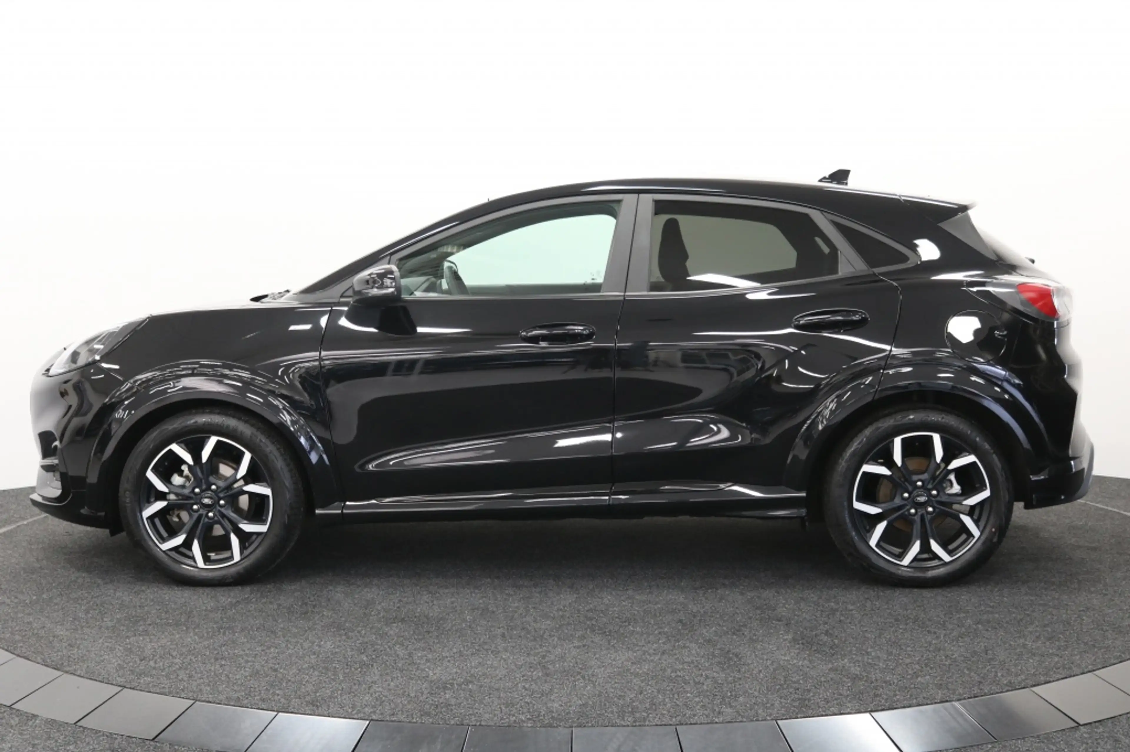 Ford Puma 1.0 EcoBoost Hybrid ST-Line X — photo 4