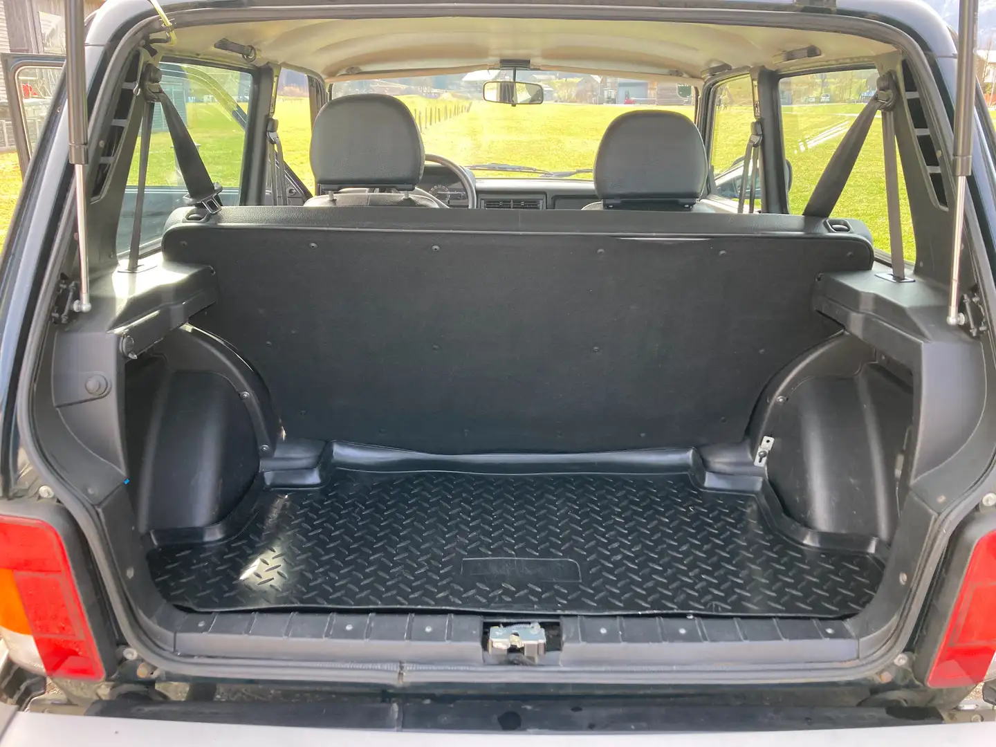 Lada Taiga Lada 4x4 1,7 Taiga Taiga Grün - 2