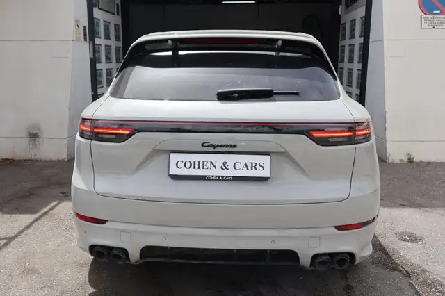 Porsche Cayenne view 5