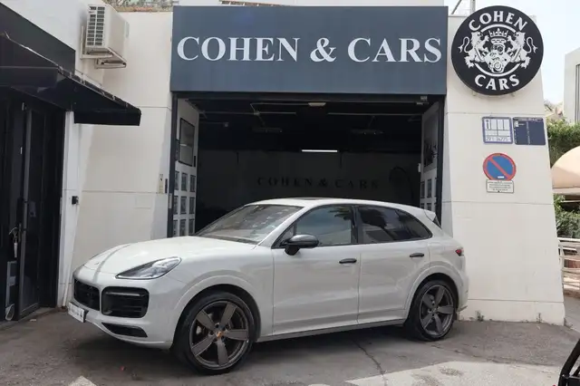 Porsche Cayenne main image