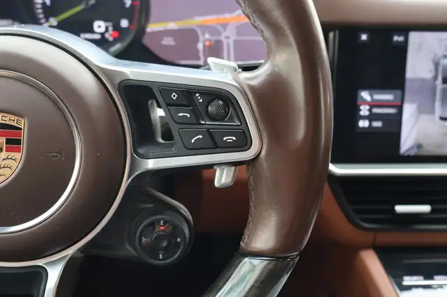 Porsche Cayenne view 15