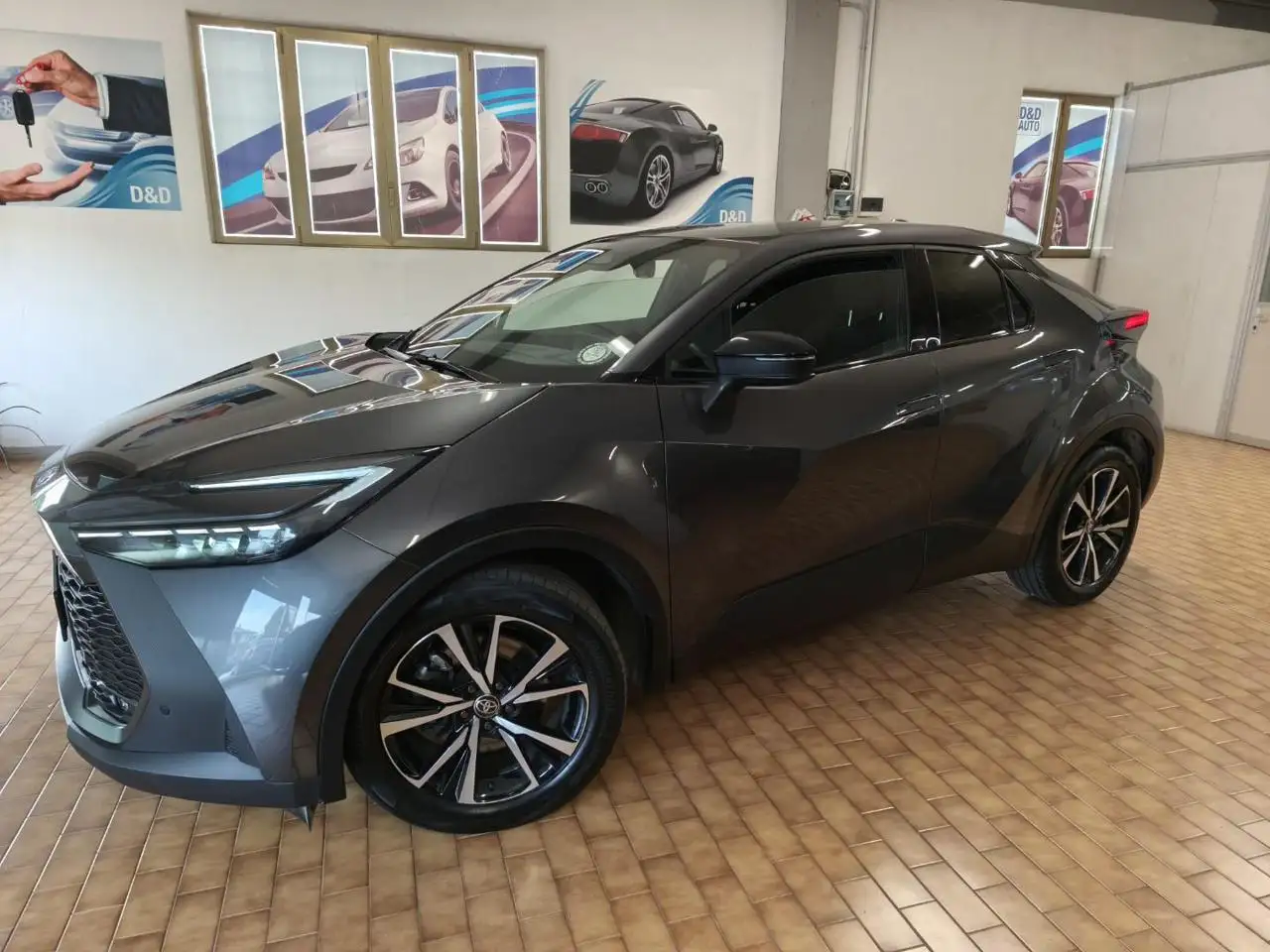Toyota C-HR 2025 PHEV HYBRID 2.0 DA 223 CV E "ADAS", миниатюра 4