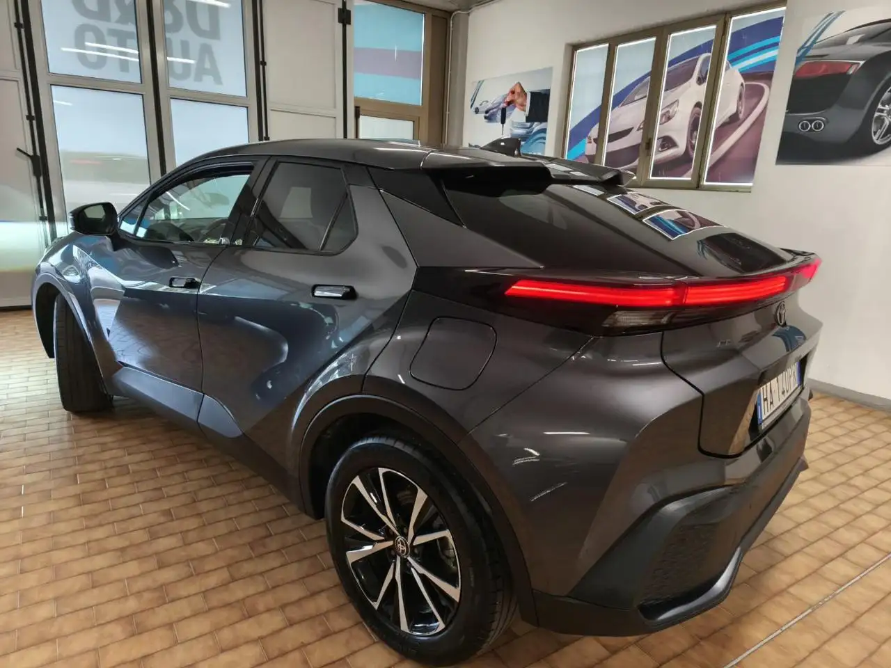 Toyota C-HR 2025 PHEV HYBRID 2.0 DA 223 CV E "ADAS", миниатюра 6