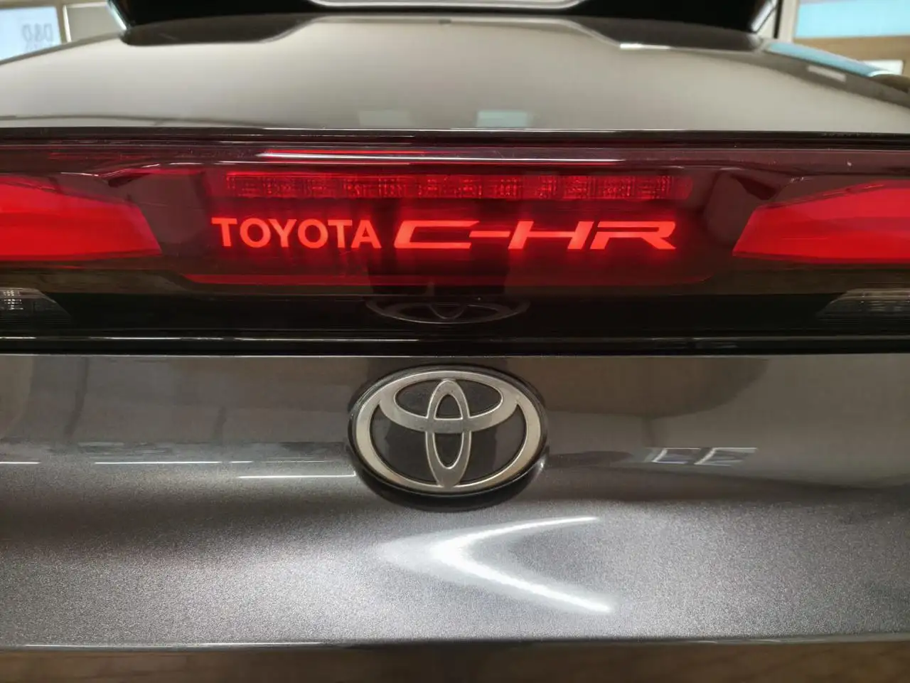Toyota C-HR 2025 PHEV HYBRID 2.0 DA 223 CV E "ADAS", миниатюра 3
