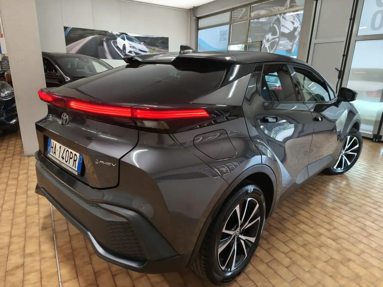 Toyota C-HR 2025 PHEV HYBRID 2.0 DA 223 CV E "ADAS", миниатюра 7