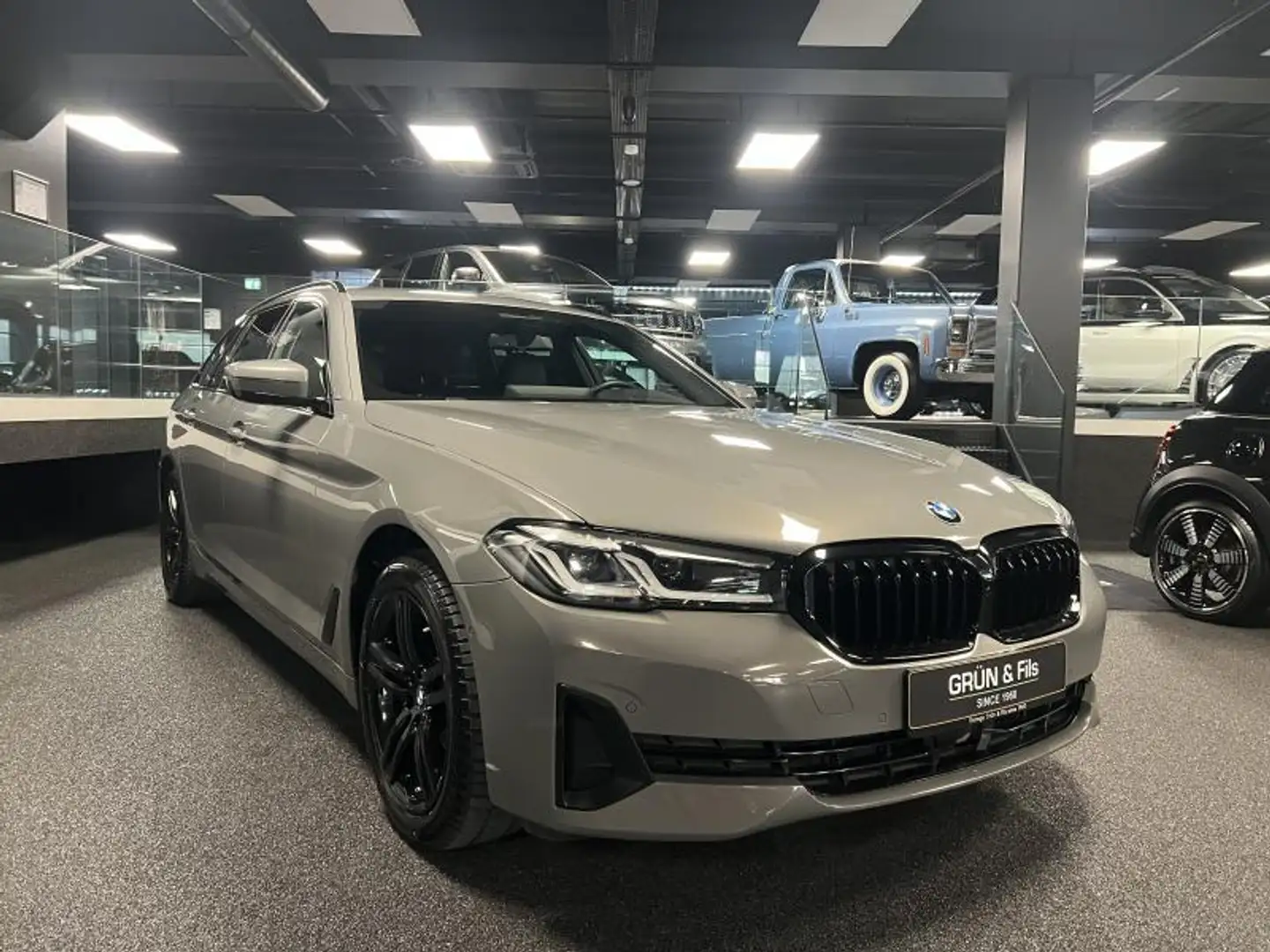 BMW 520 dA xDrive Sportline Gris - 1