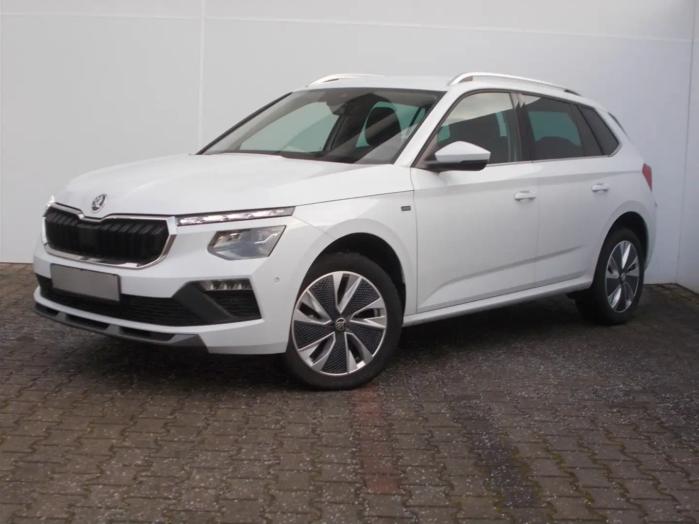 Skoda Kamiq Drive *DSG* ACC * LED * Kamera * AHK  !!! Weiß - 2