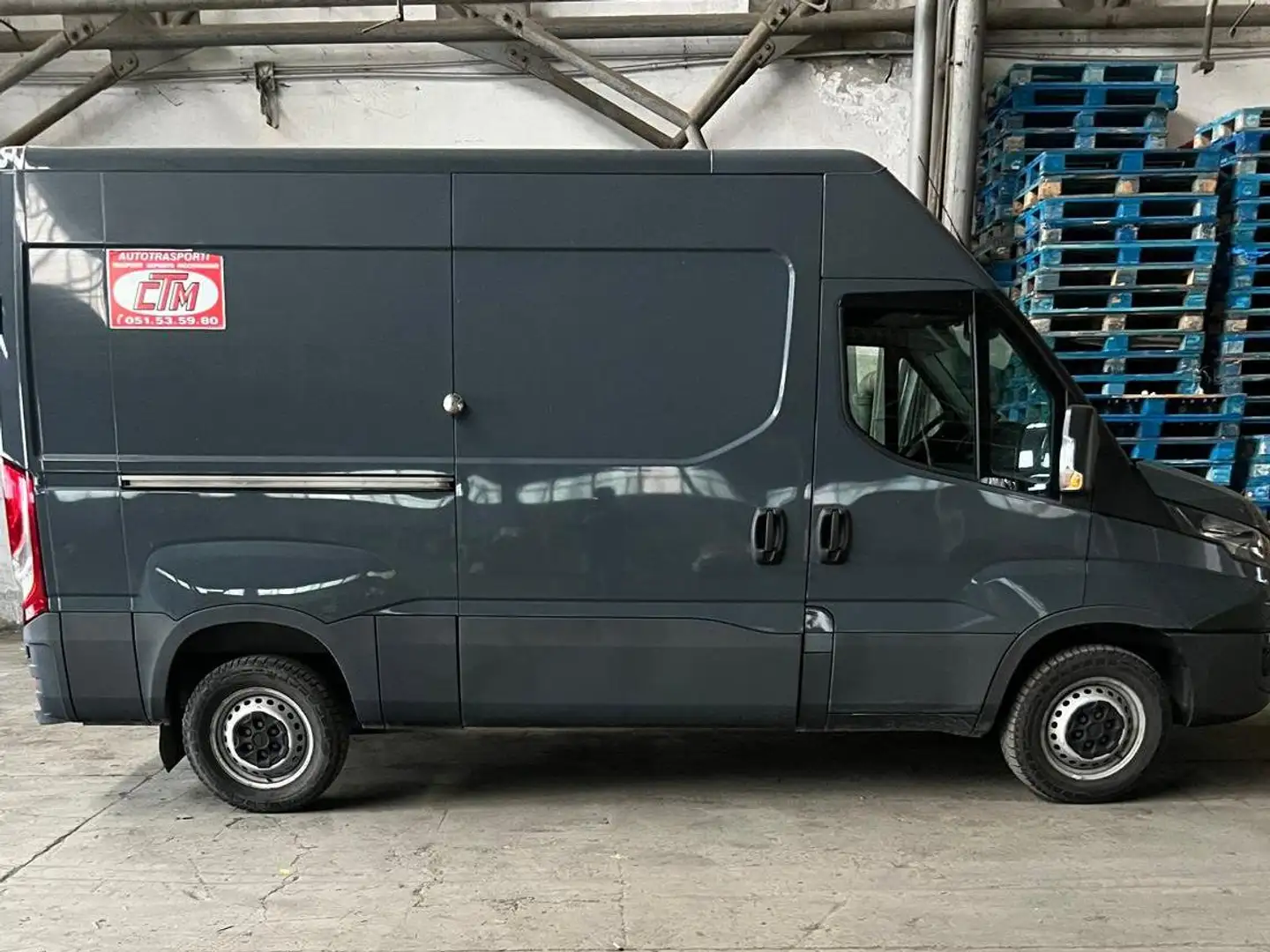 Iveco Daily Grigio - 1
