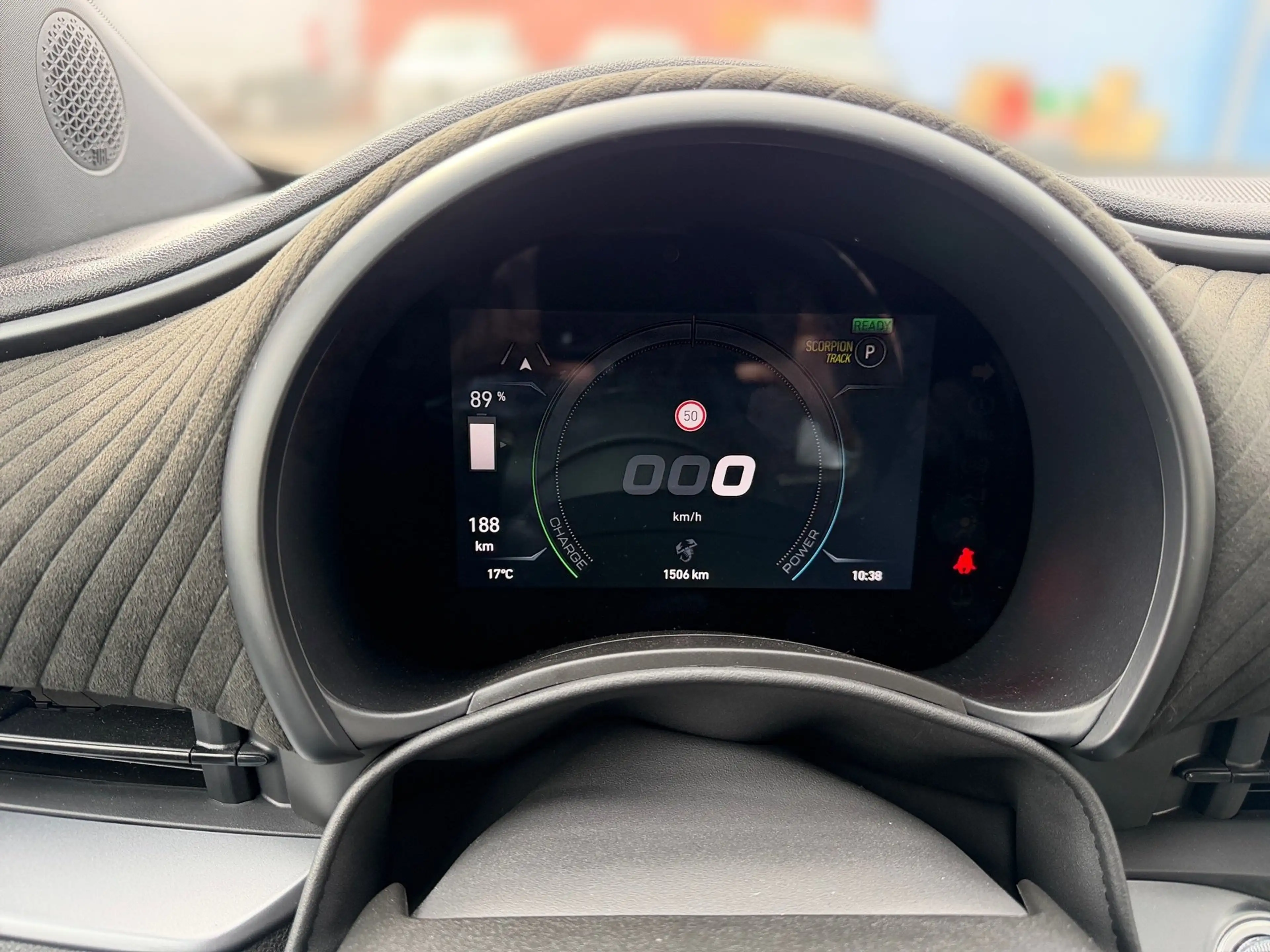 Abarth 500e Turismo — photo 9