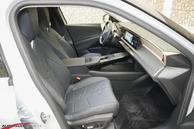 DS Automobiles N°8 FWD Long Range 245PS ÉTOILE Ansicht 24