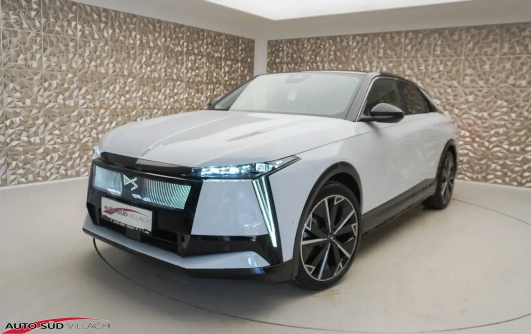 DS Automobiles N°8 FWD Long Range 245PS ÉTOILE Weiß - 1