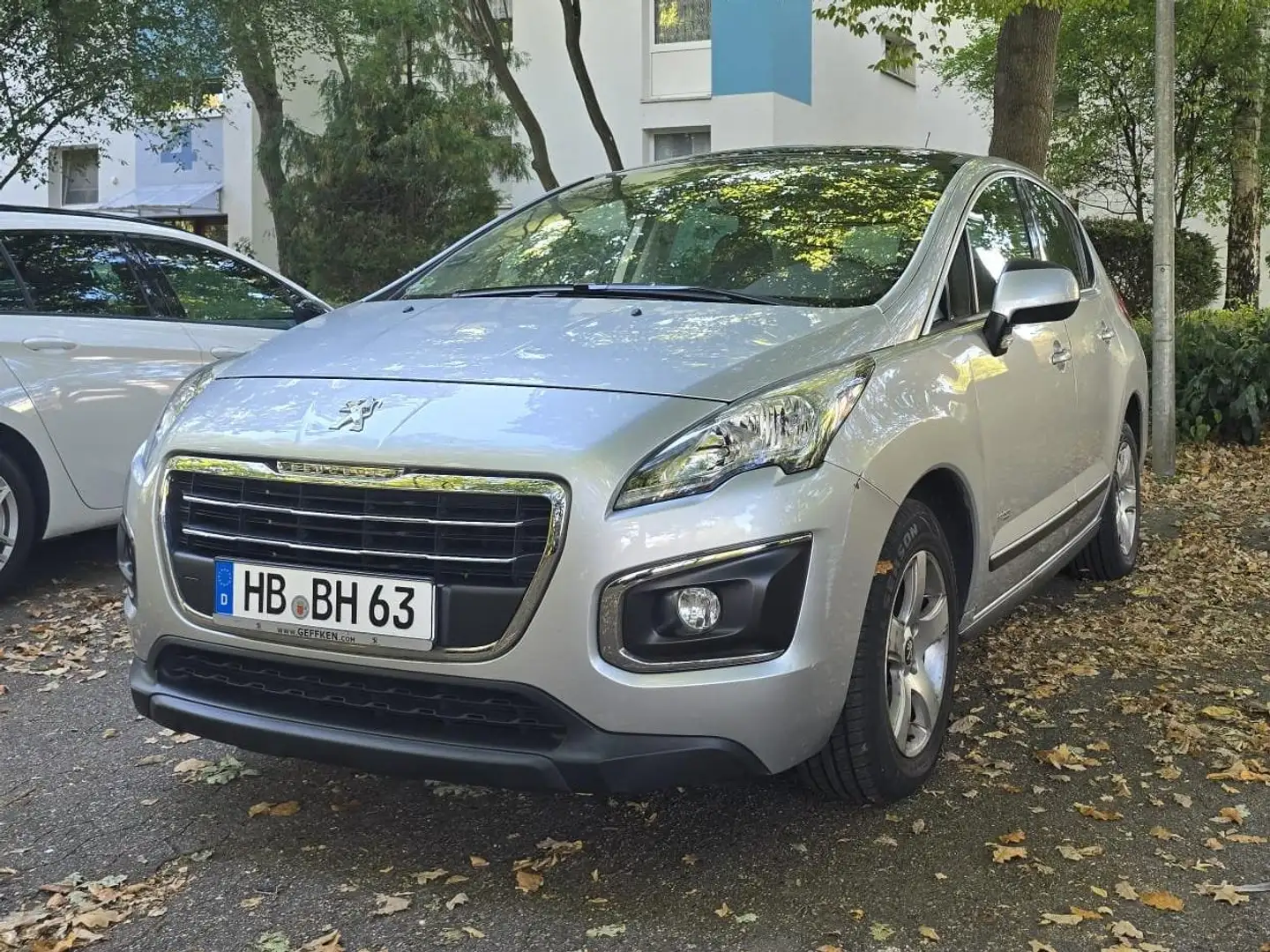Peugeot 3008 Peugeot 3008 Business-Line HDi 150  2.0 Panorama Silber - 1