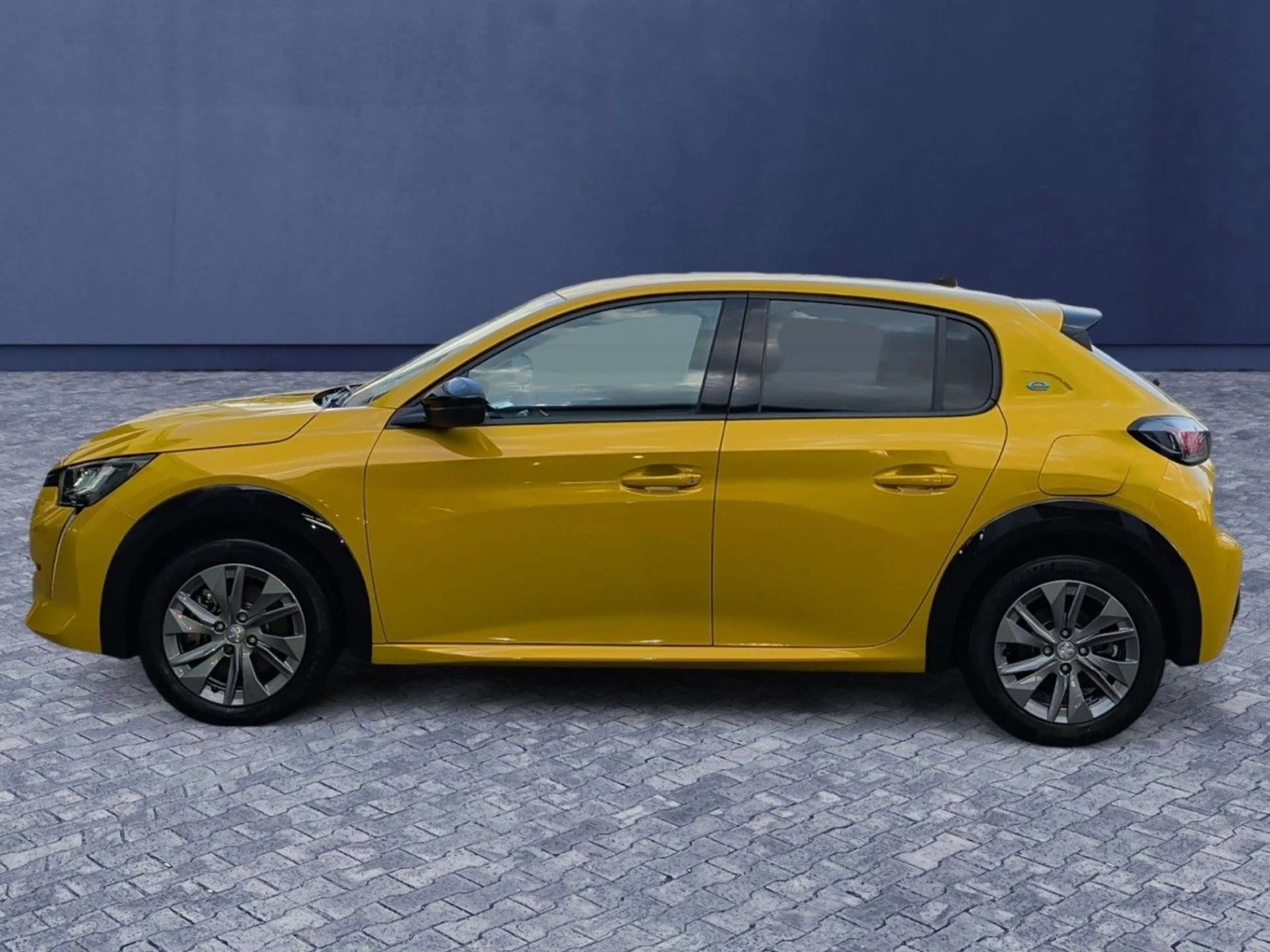 Peugeot 208 -e Allure Pack 136 AT+Sitzhzg+Tempomat+Kamera — photo 3