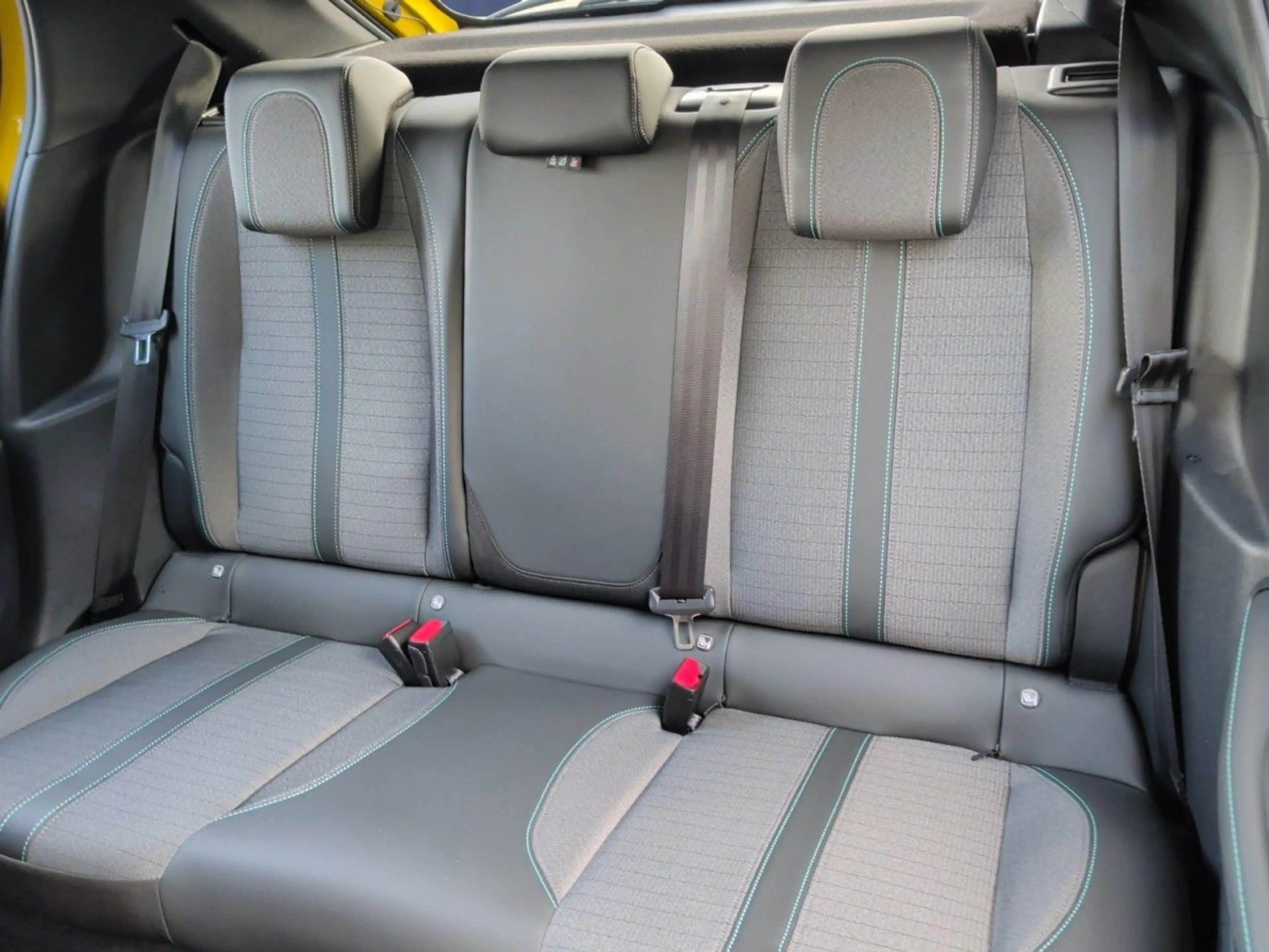 Peugeot 208 -e Allure Pack 136 AT+Sitzhzg+Tempomat+Kamera — photo 14