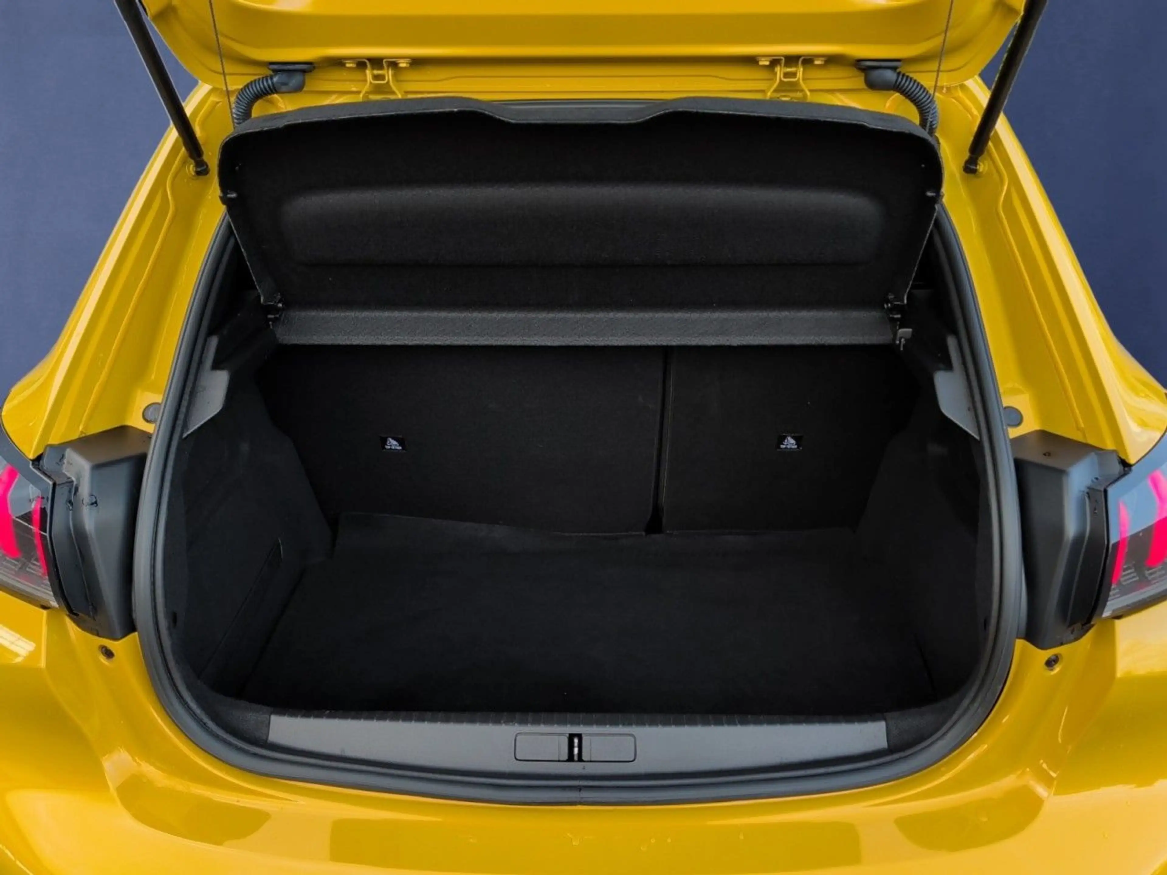 Peugeot 208 -e Allure Pack 136 AT+Sitzhzg+Tempomat+Kamera — photo 6