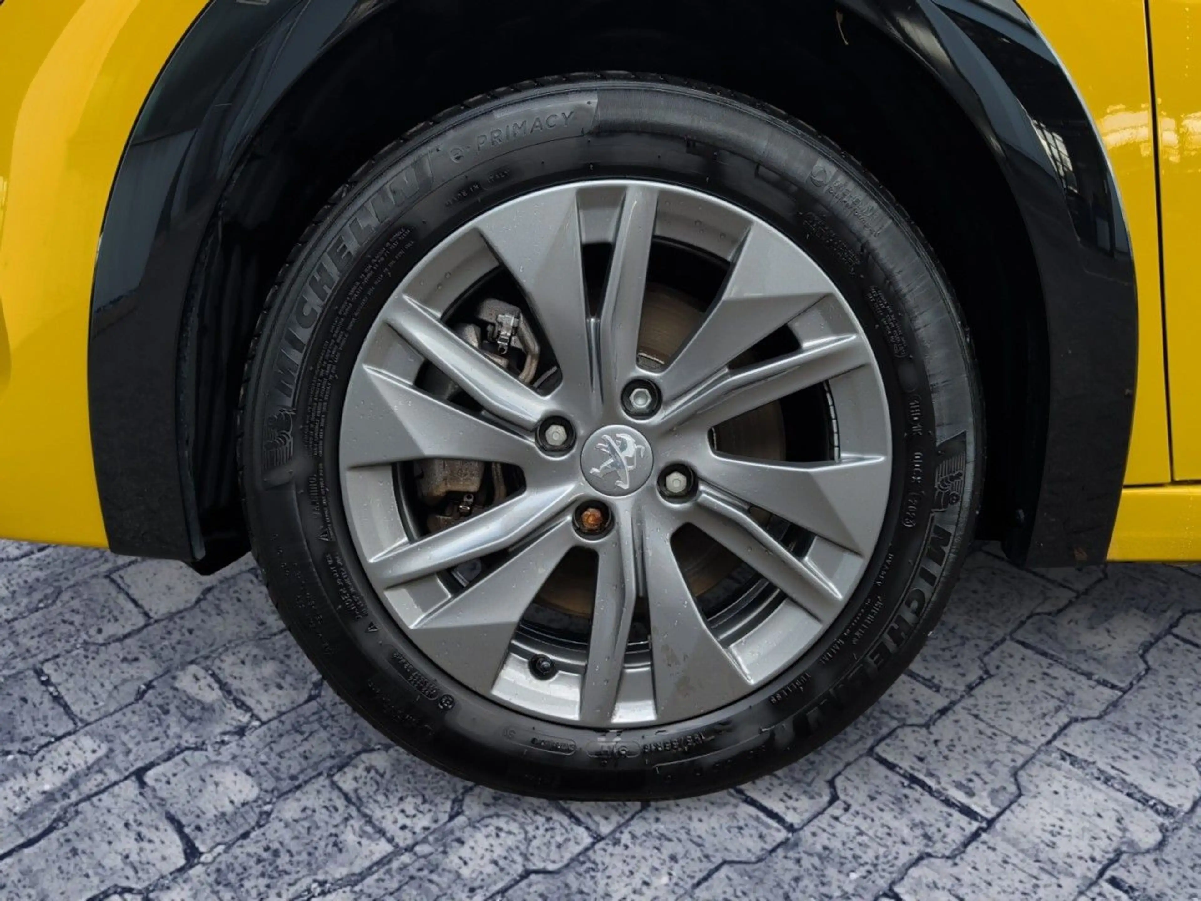 Peugeot 208 -e Allure Pack 136 AT+Sitzhzg+Tempomat+Kamera — photo 11