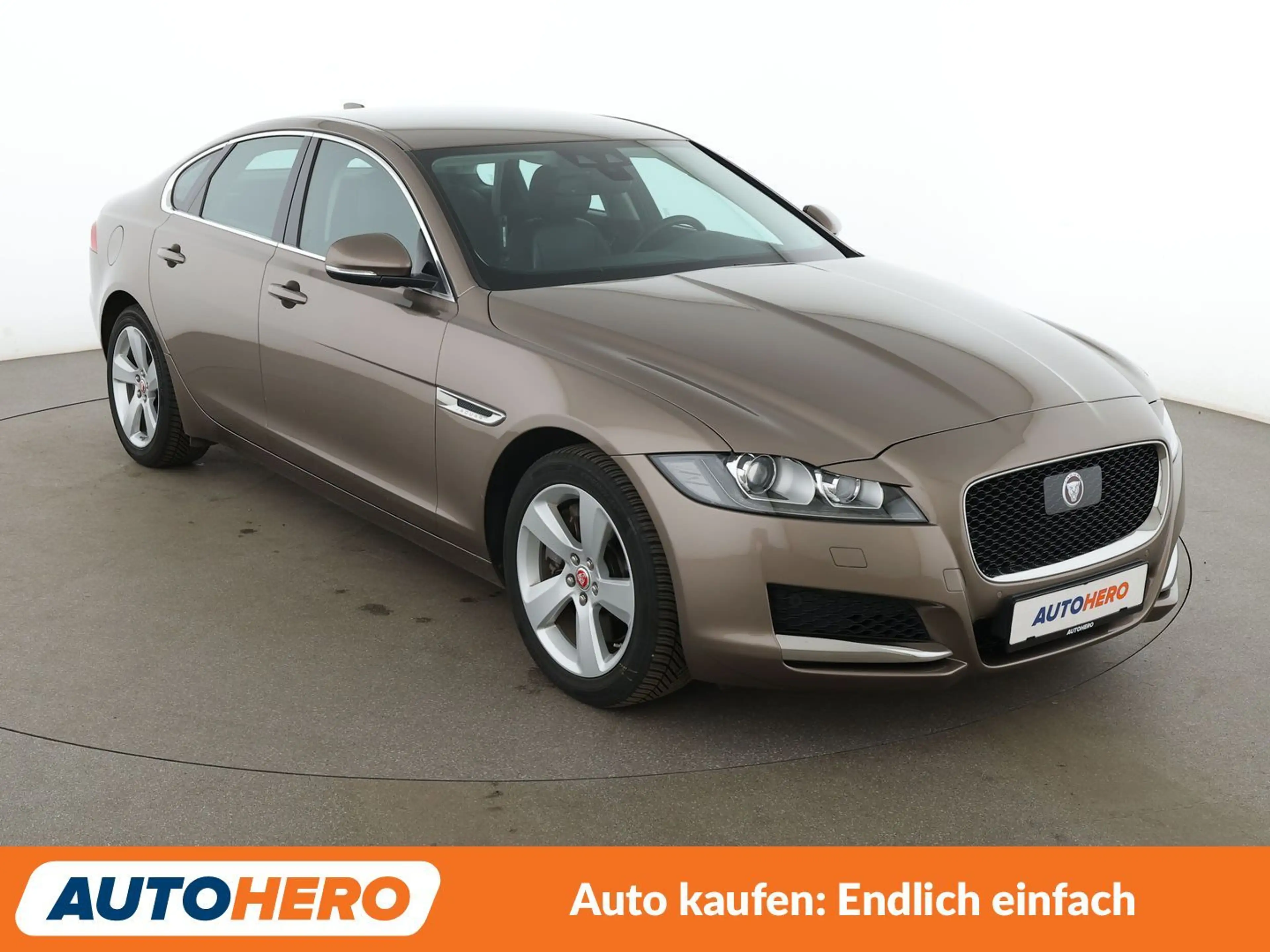 Jaguar XF 35t Prestige Aut.*NAVI*TEMPO*CAM*PDC*SHZ* — photo 8