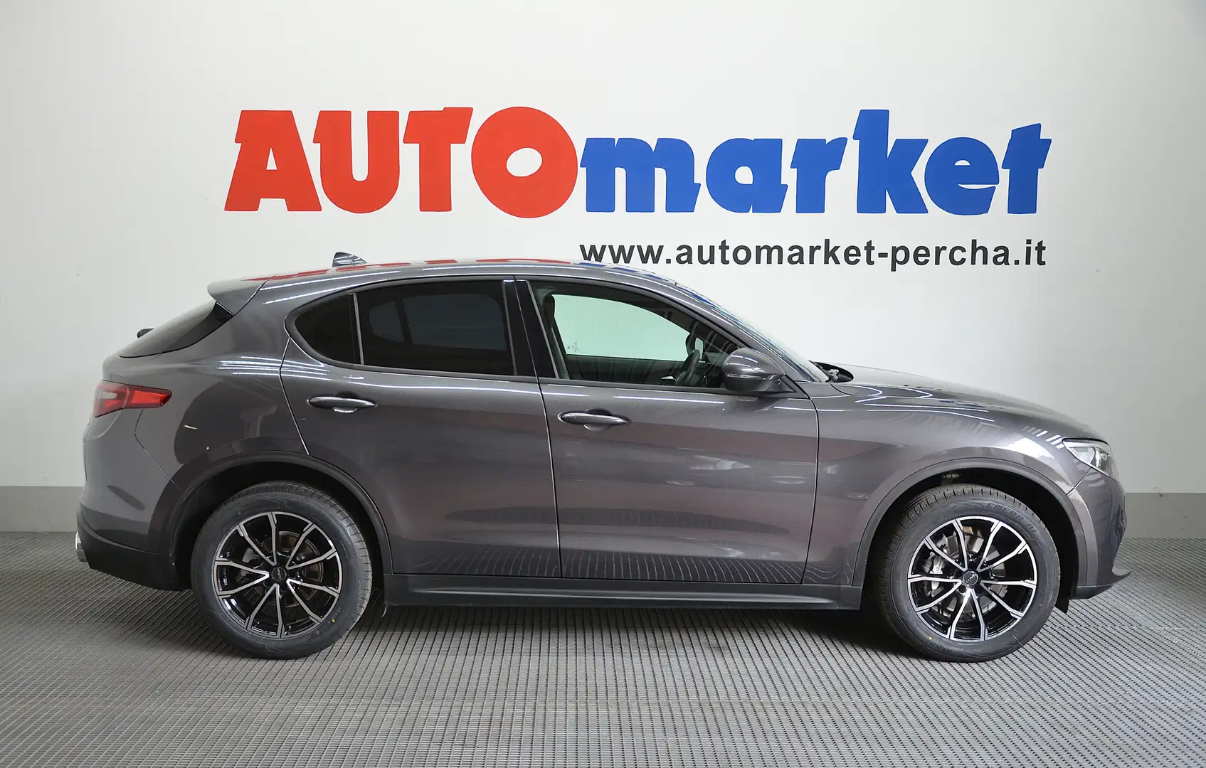Alfa Romeo Stelvio 2.2 t Super Q4 190cv auto my19 Grigio - 1