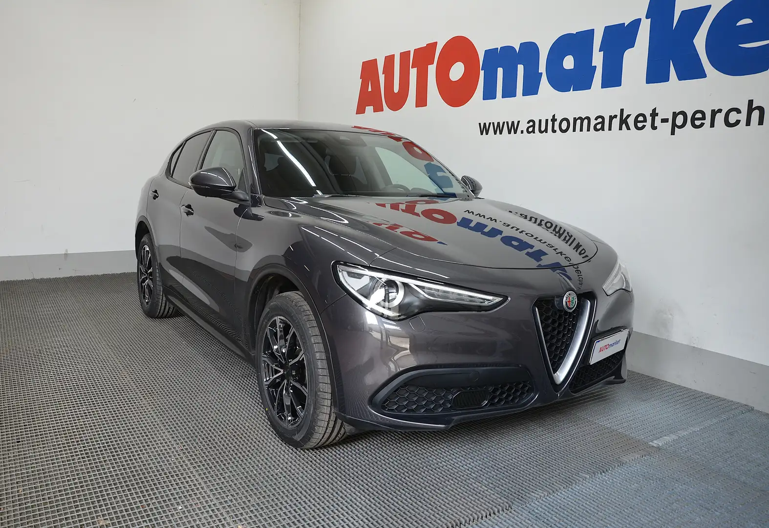 Alfa Romeo Stelvio 2.2 t Super Q4 190cv auto my19 Grigio - 2