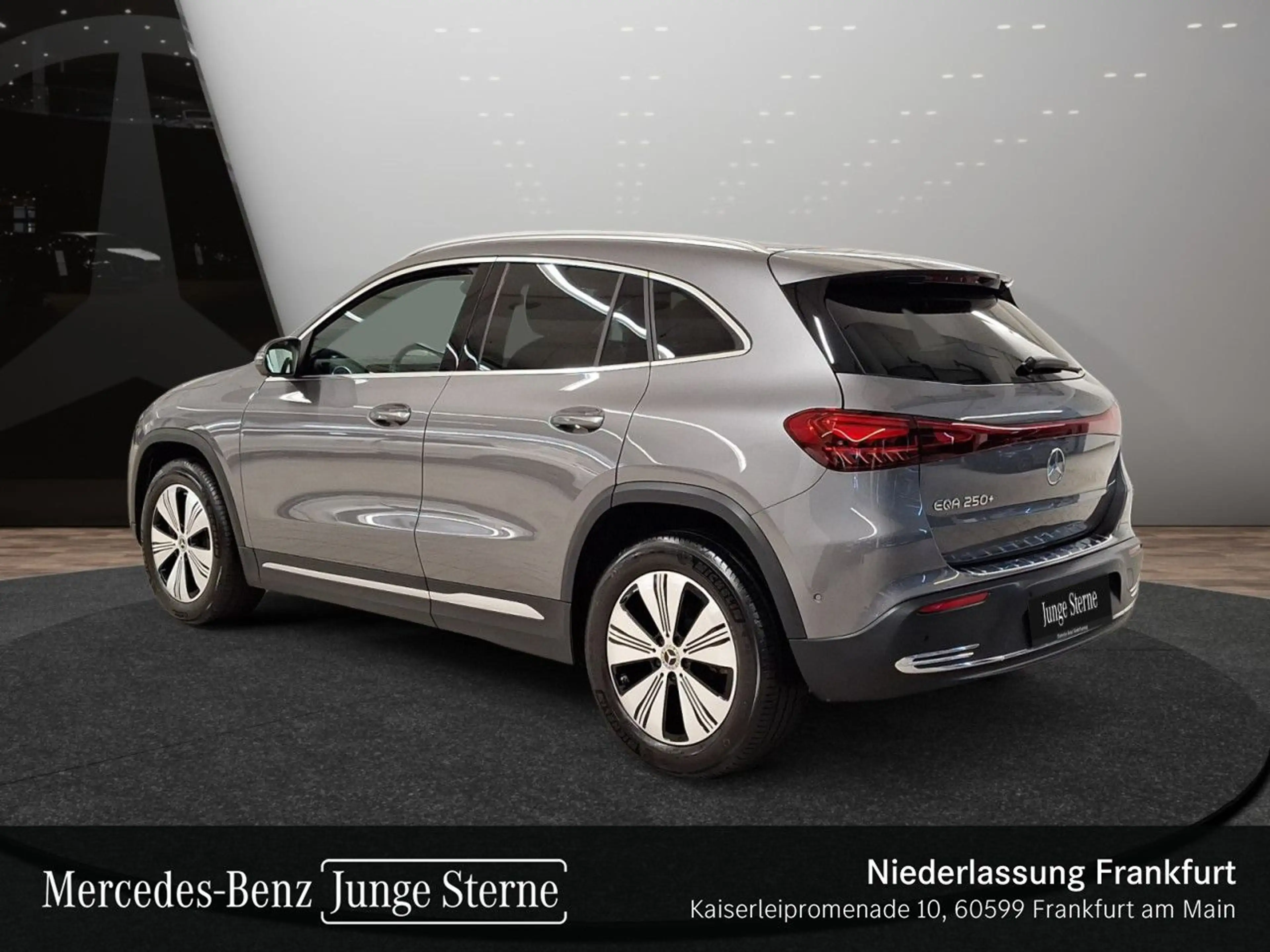 Mercedes-Benz EQA 250 PROG+ADVANCED+AHK+360+SPUR — photo 10