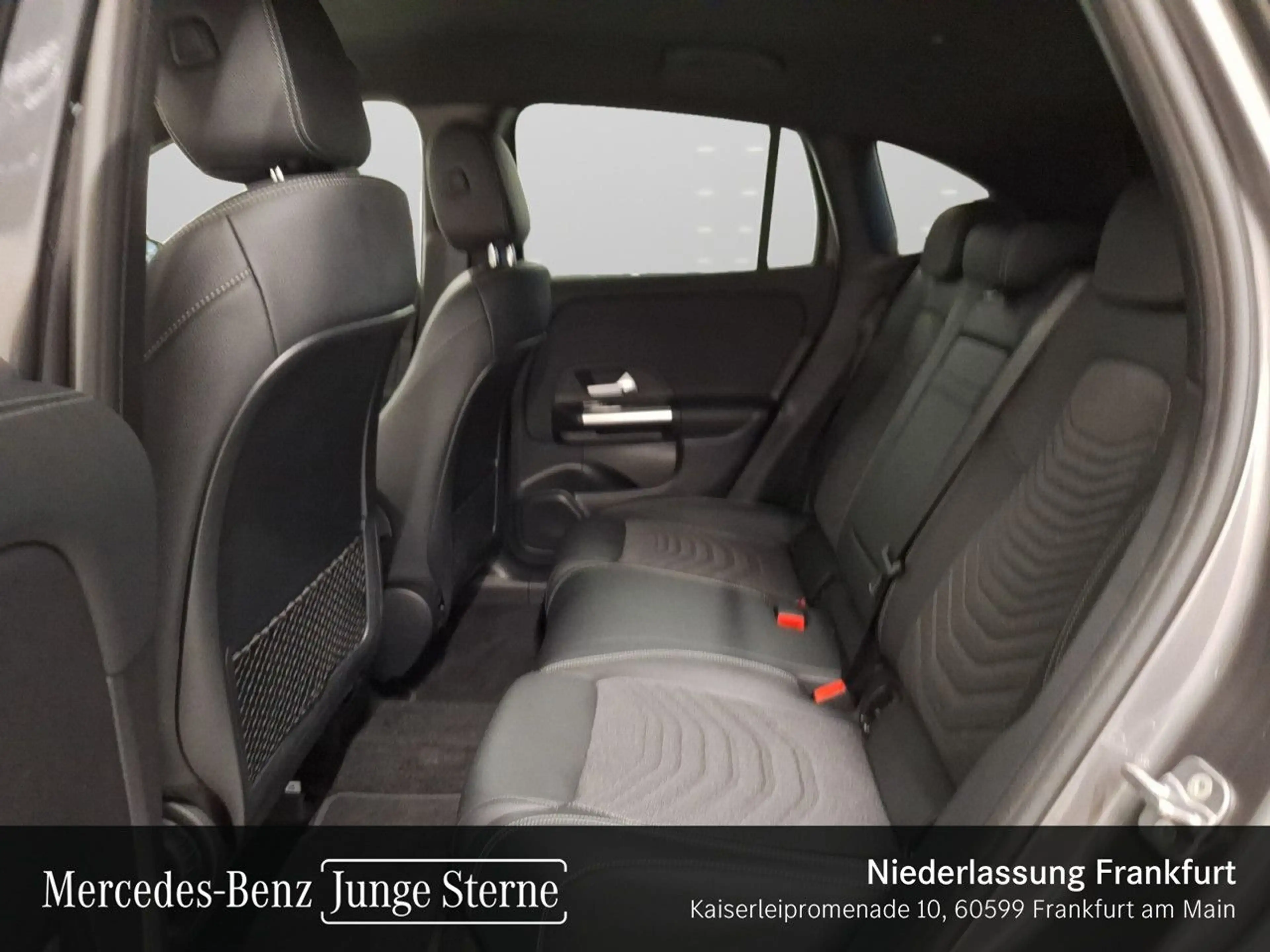 Mercedes-Benz EQA 250 PROG+ADVANCED+AHK+360+SPUR — photo 12