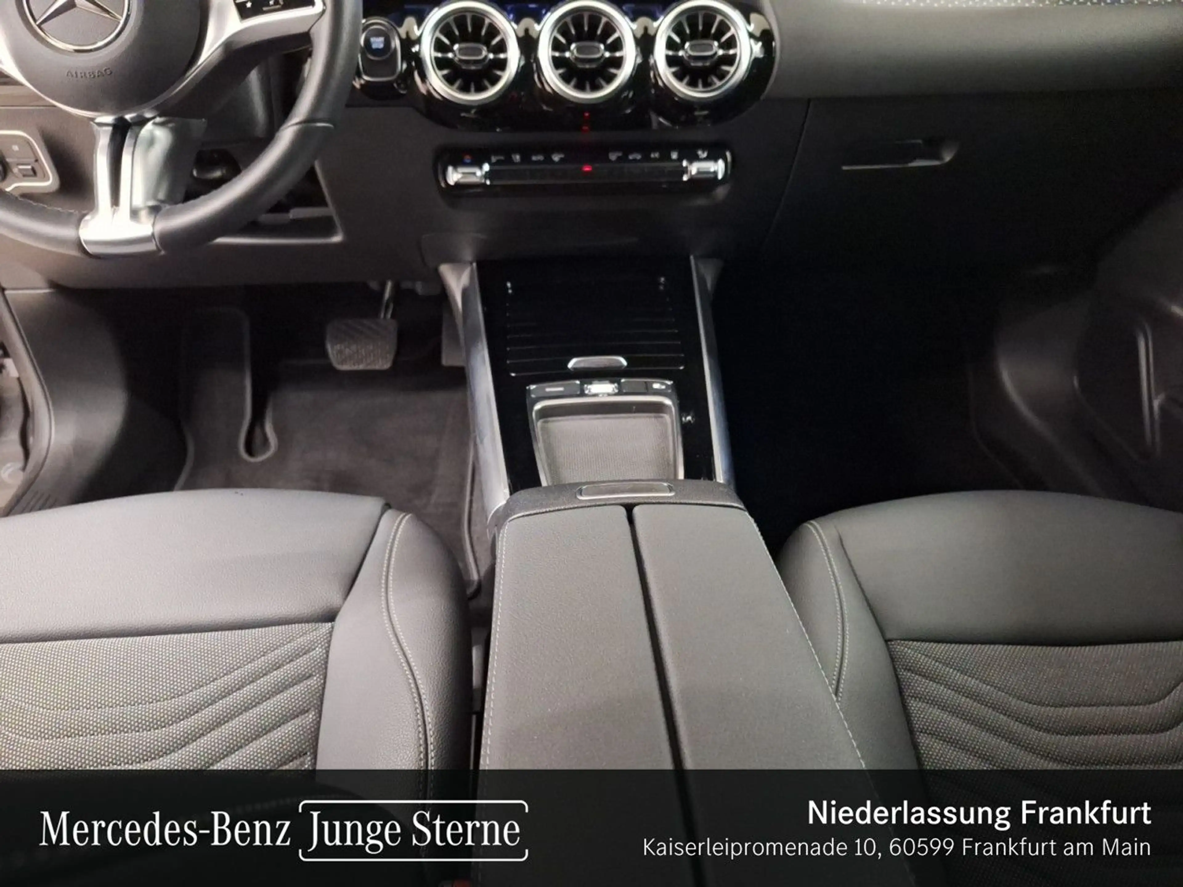 Mercedes-Benz EQA 250 PROG+ADVANCED+AHK+360+SPUR — photo 15