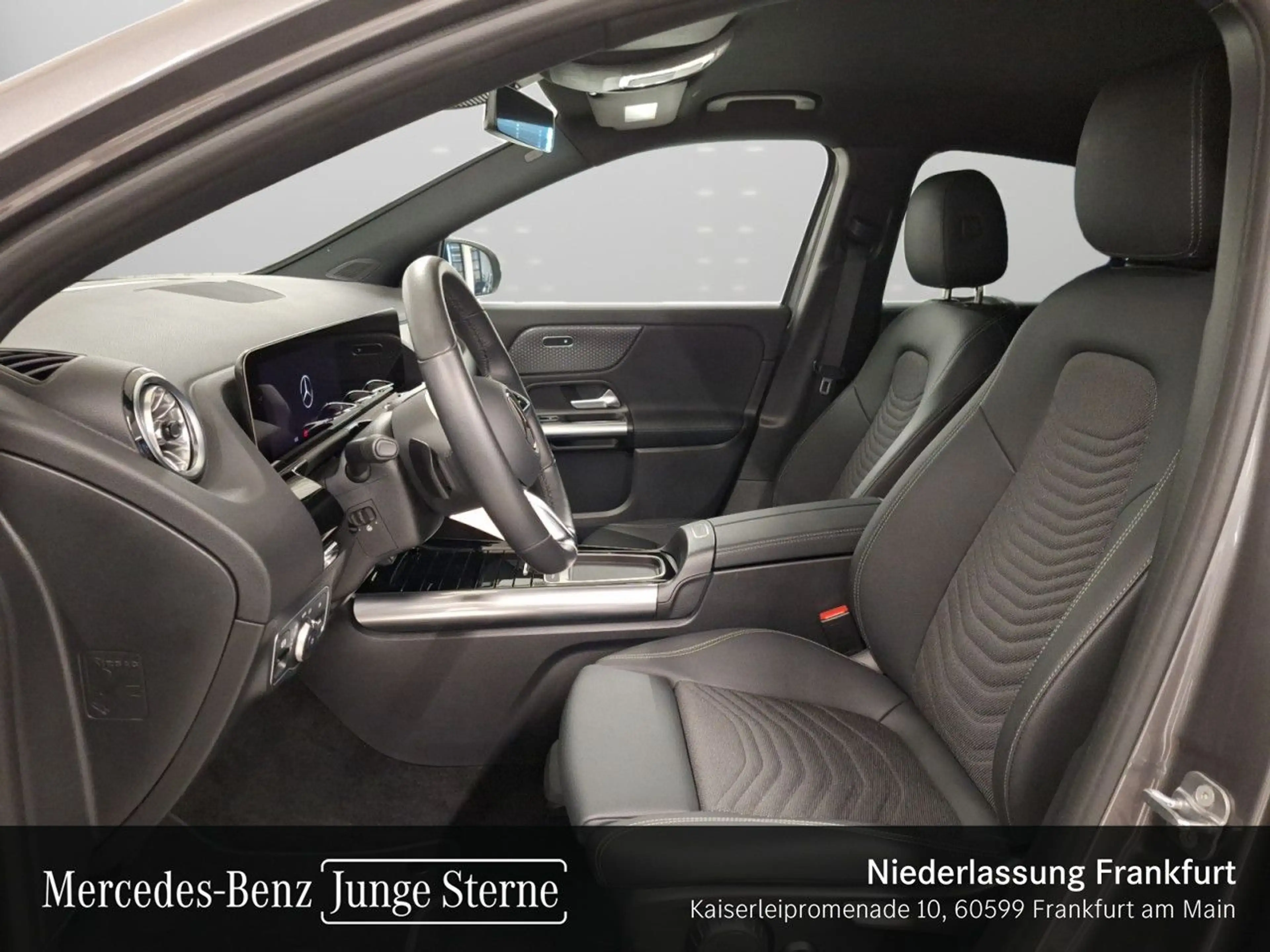 Mercedes-Benz EQA 250 PROG+ADVANCED+AHK+360+SPUR — photo 11