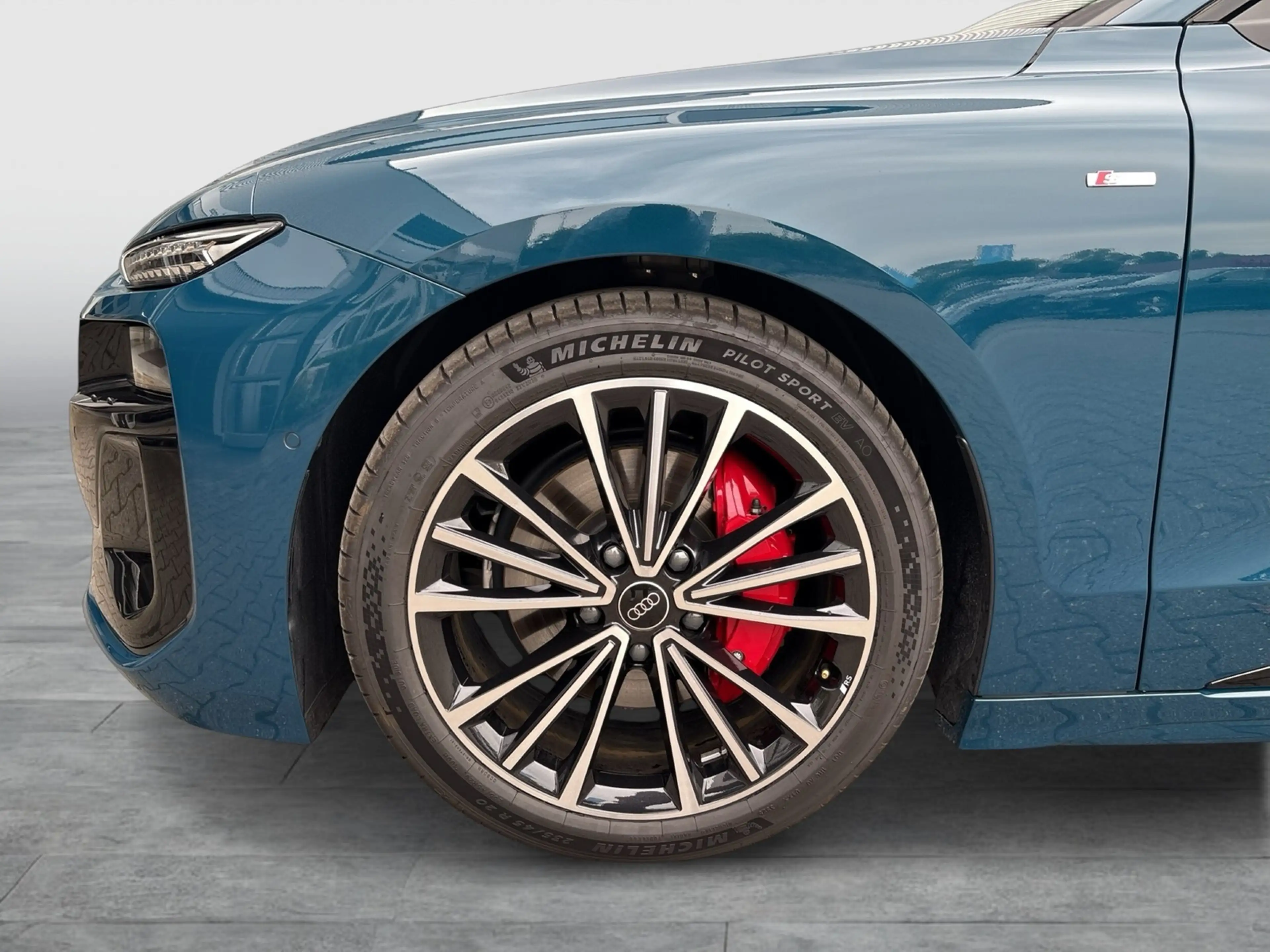 Audi A6 e-tron Avant quattro S LINE PANO B&O AHK LM20 — photo 9