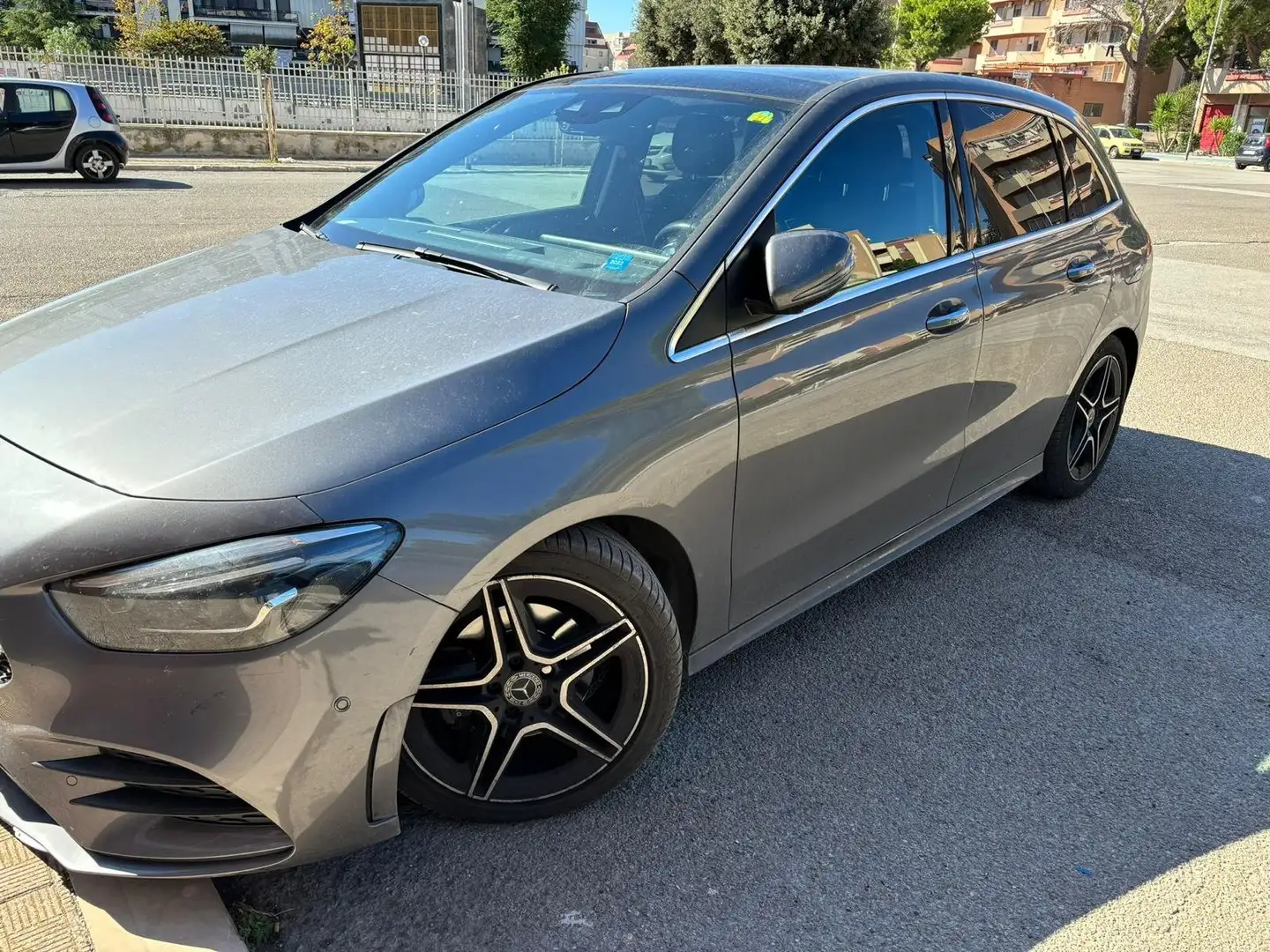 Mercedes-Benz B 200 B 200 d Premium auto Grigio - 1