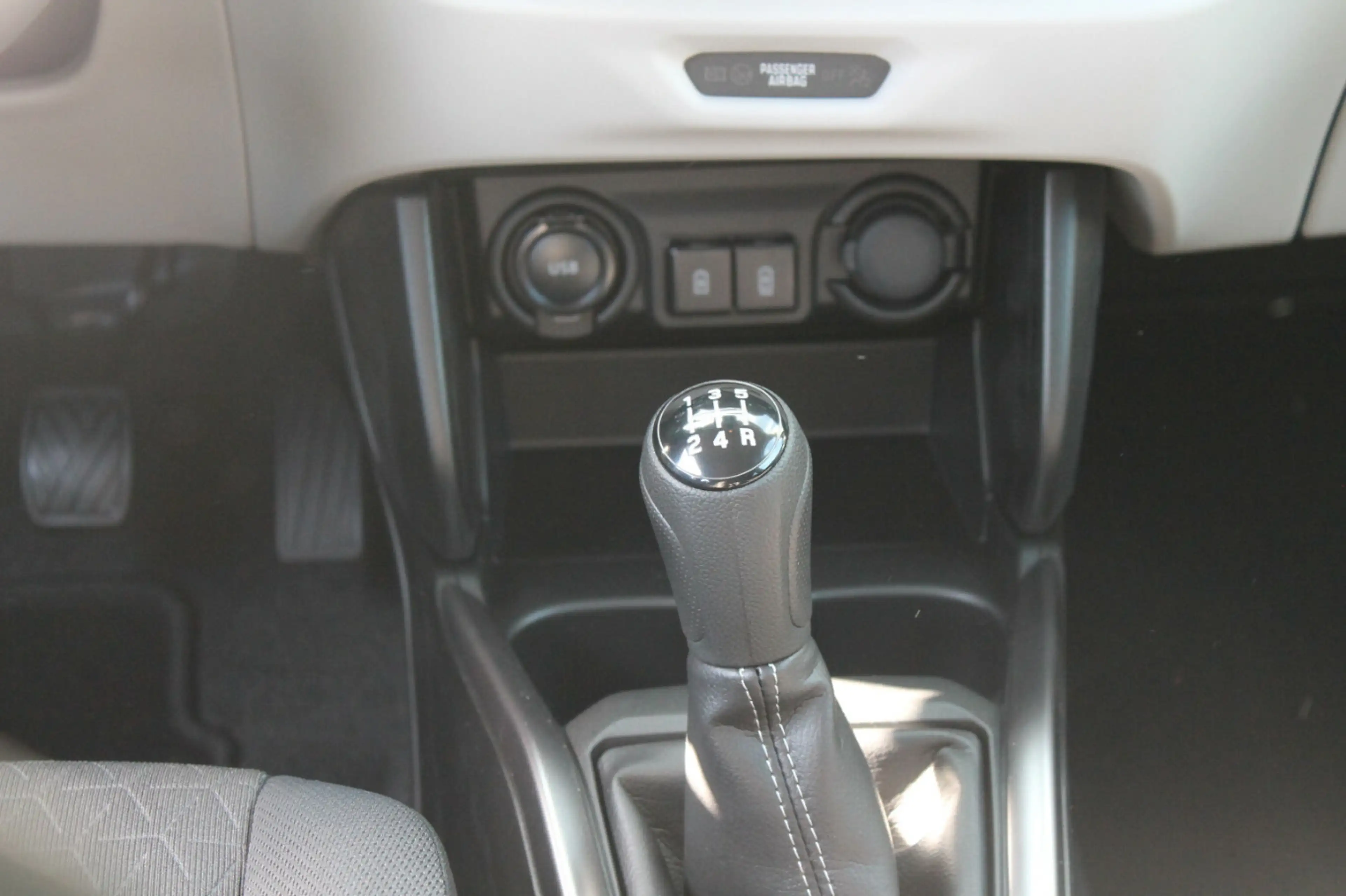 Suzuki Swift 1.2 Comfort+ Hybrid — photo 9