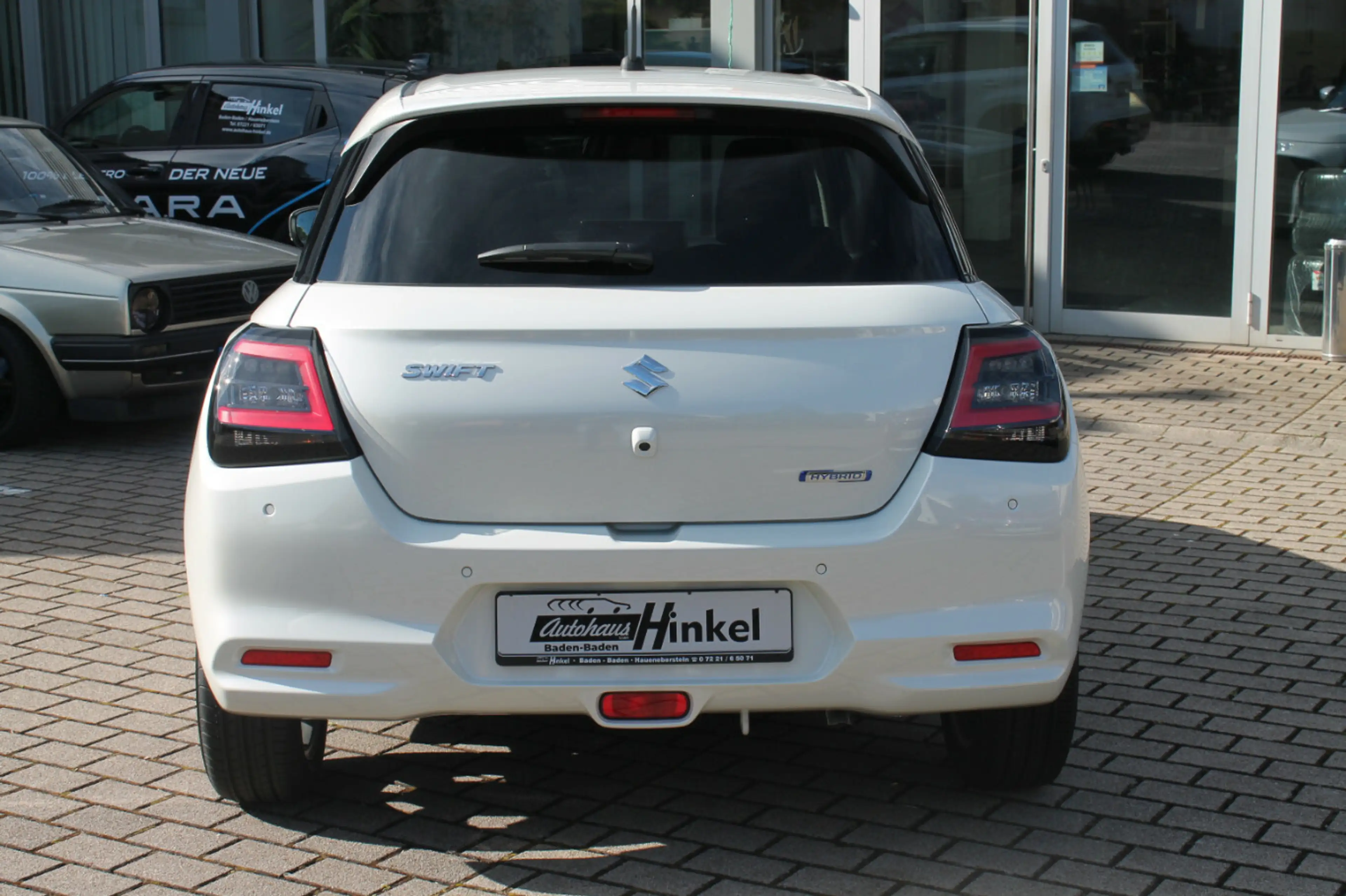 Suzuki Swift 1.2 Comfort+ Hybrid — photo 3