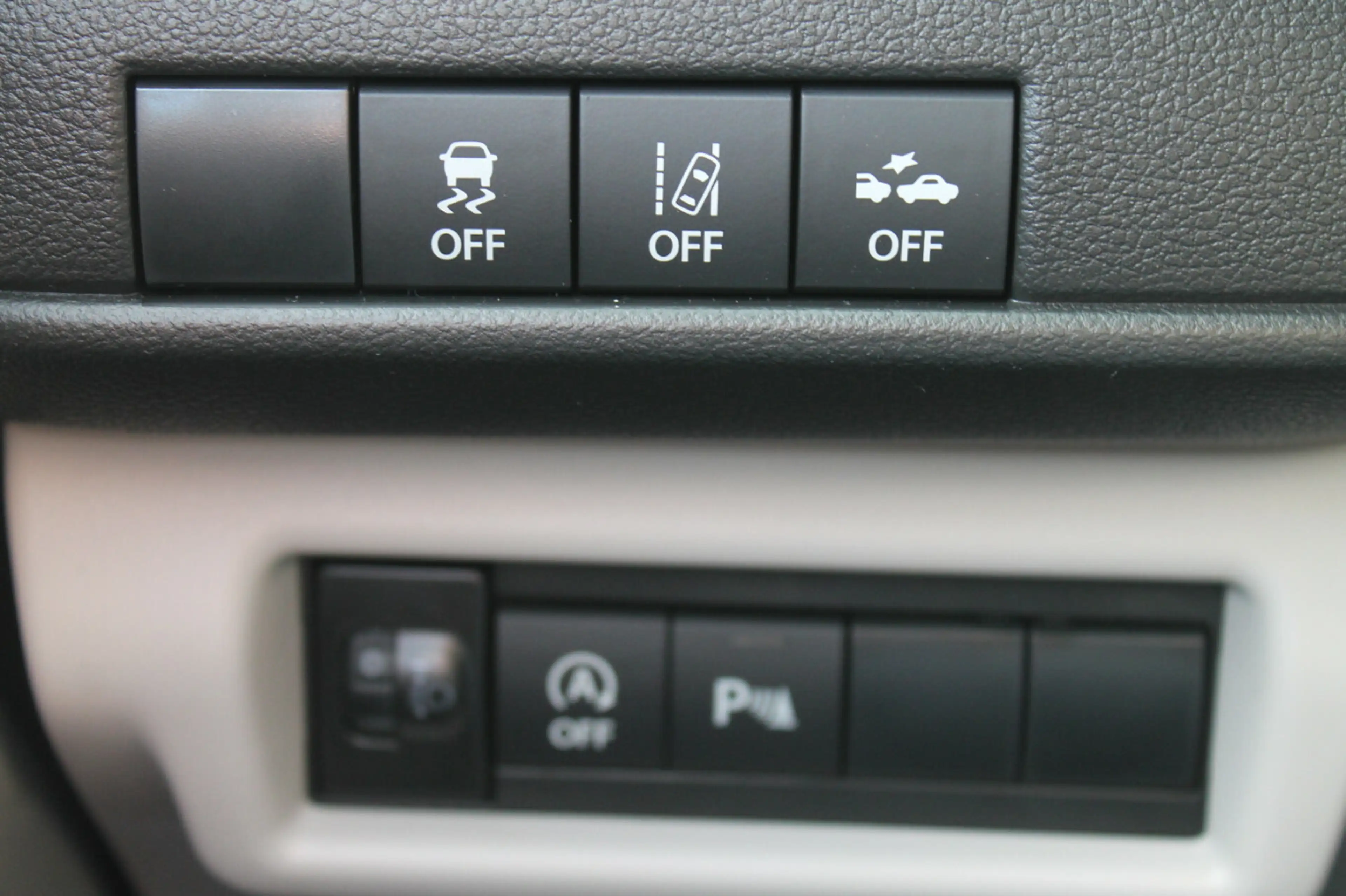 Suzuki Swift 1.2 Comfort+ Hybrid — photo 10