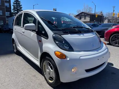 Black 2016 Mitsubishi i-MiEV Hatchback Rear-Wheel Drive 1-Speed Automatic