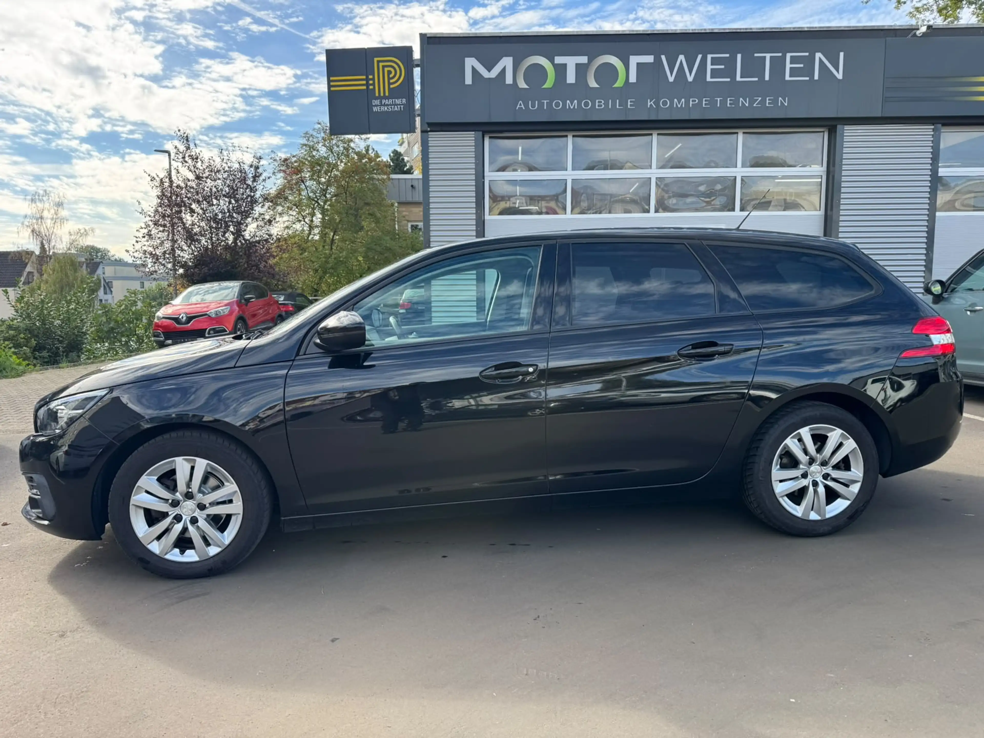 Peugeot 308 1.2 PureTech 130 SW Active 1.2 e-THP/PureTech 130 — photo 2