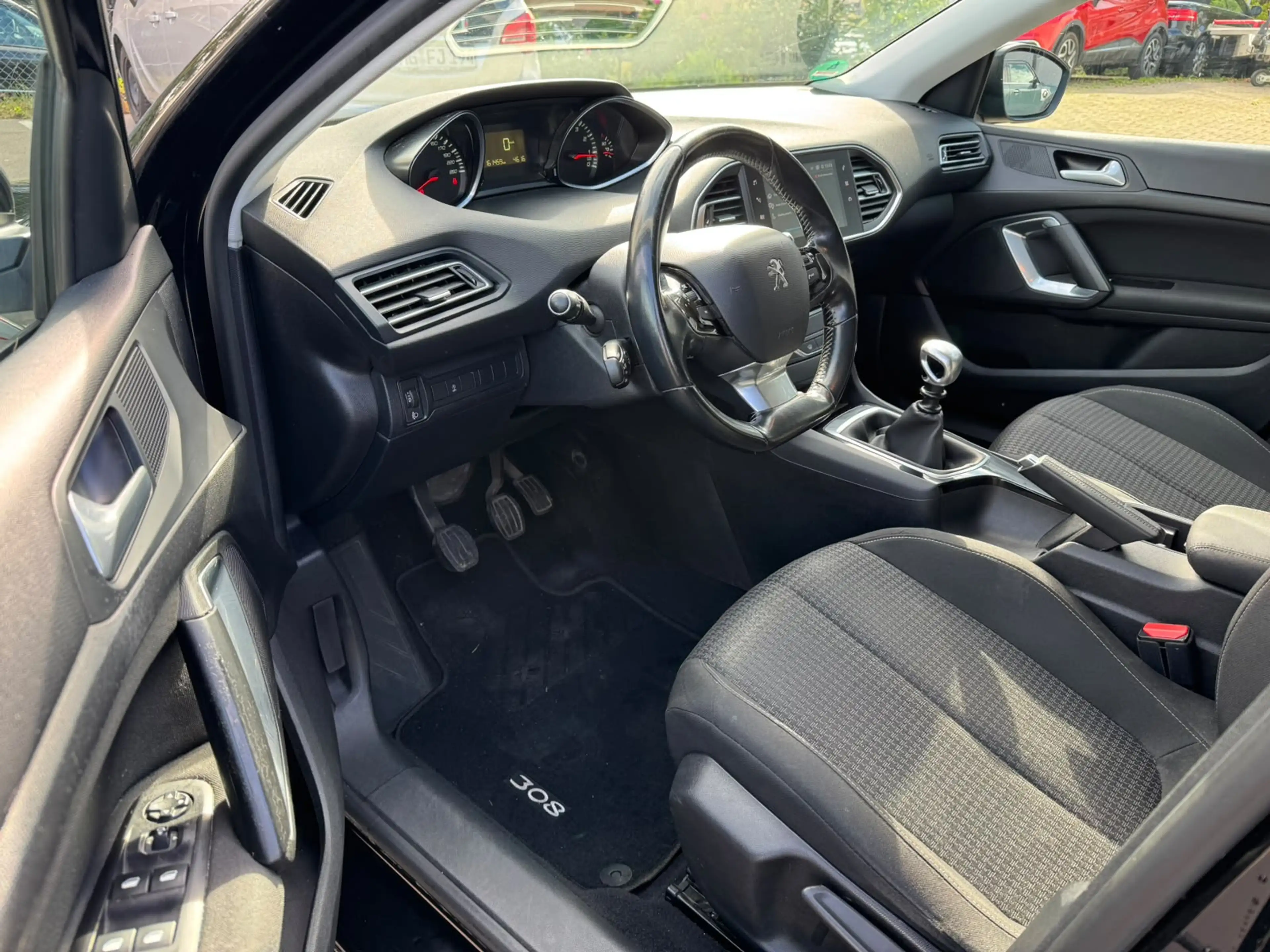 Peugeot 308 1.2 PureTech 130 SW Active 1.2 e-THP/PureTech 130 — photo 13