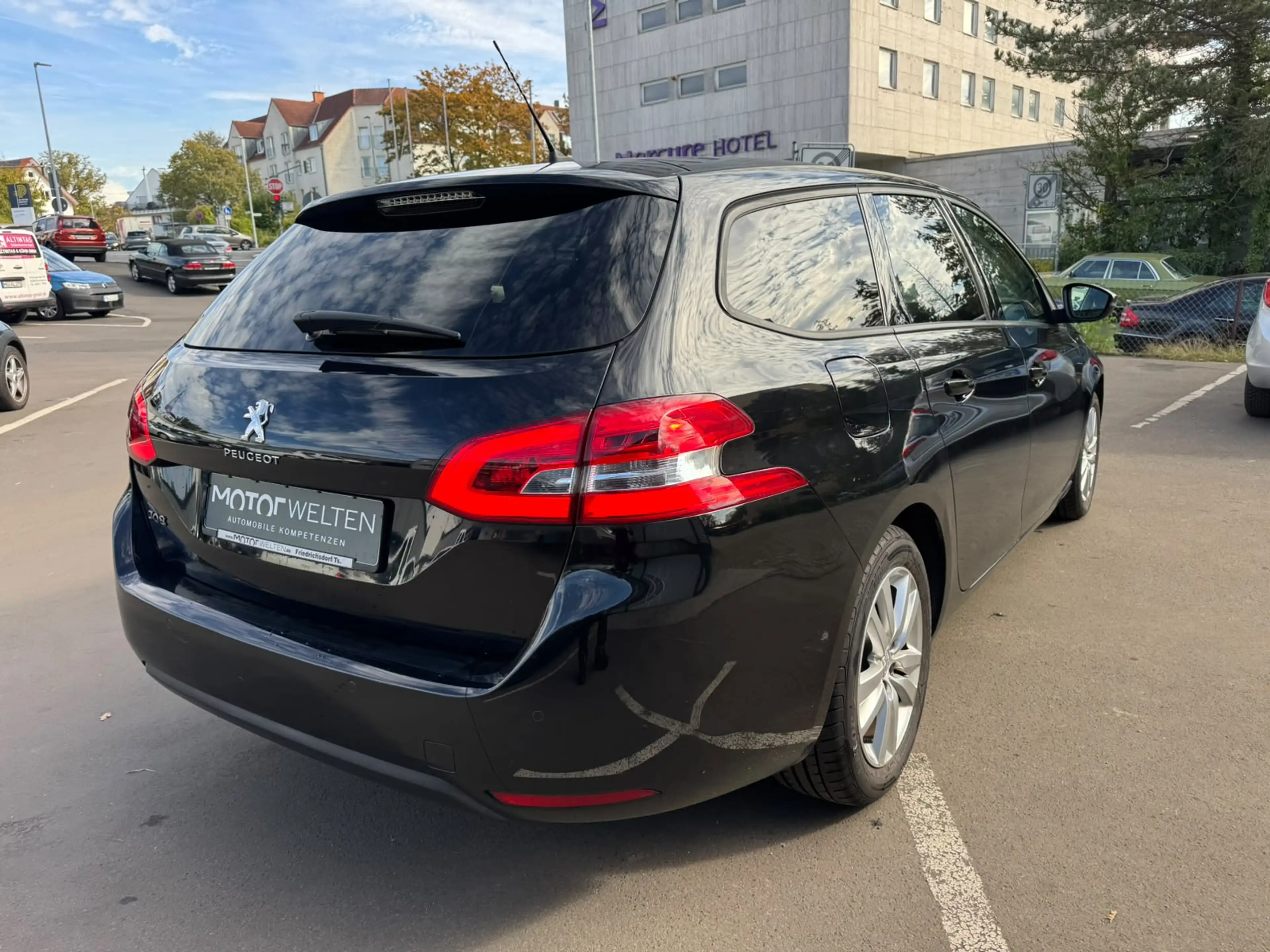 Peugeot 308 1.2 PureTech 130 SW Active 1.2 e-THP/PureTech 130 — photo 10