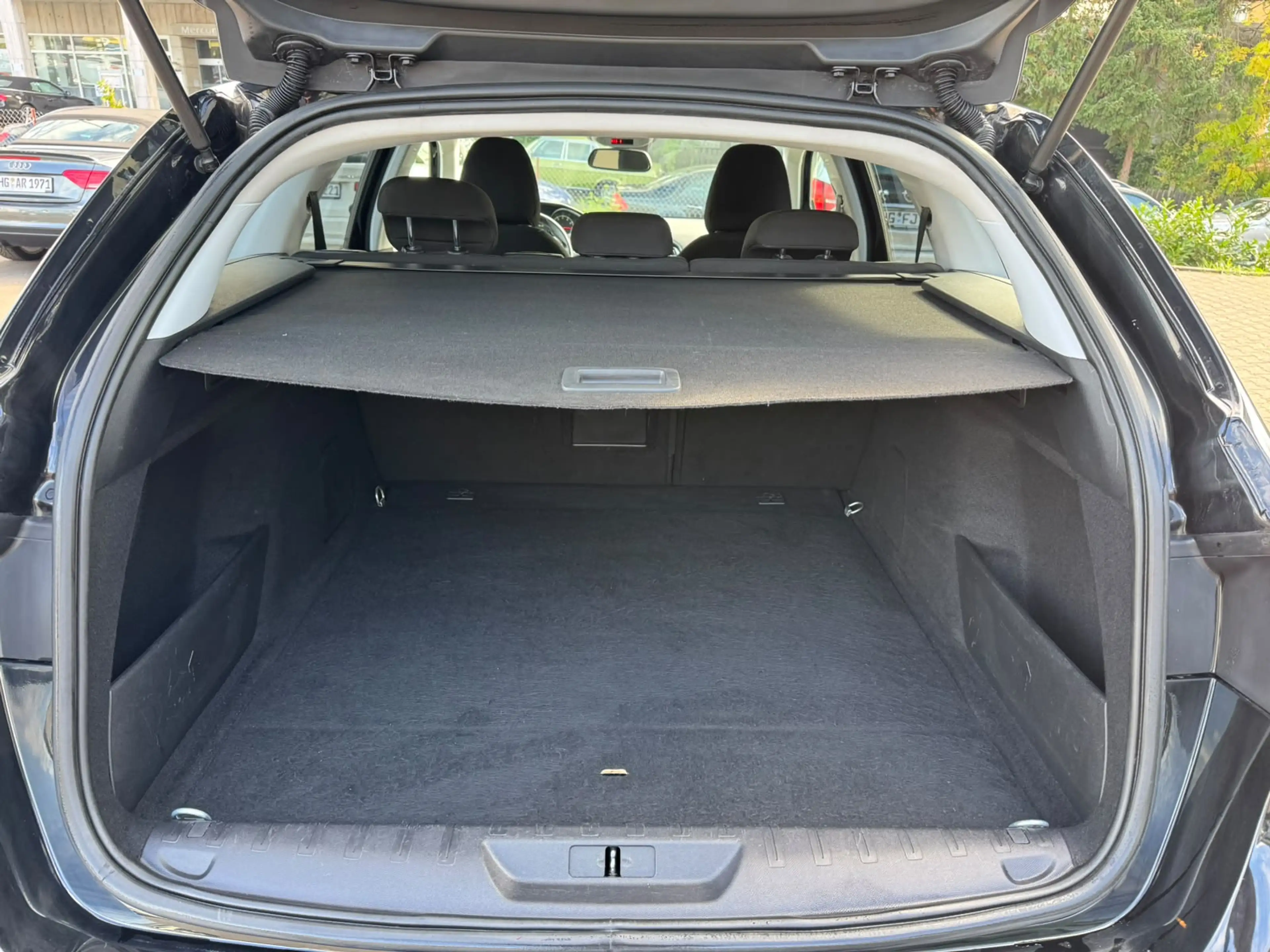 Peugeot 308 1.2 PureTech 130 SW Active 1.2 e-THP/PureTech 130 — photo 11