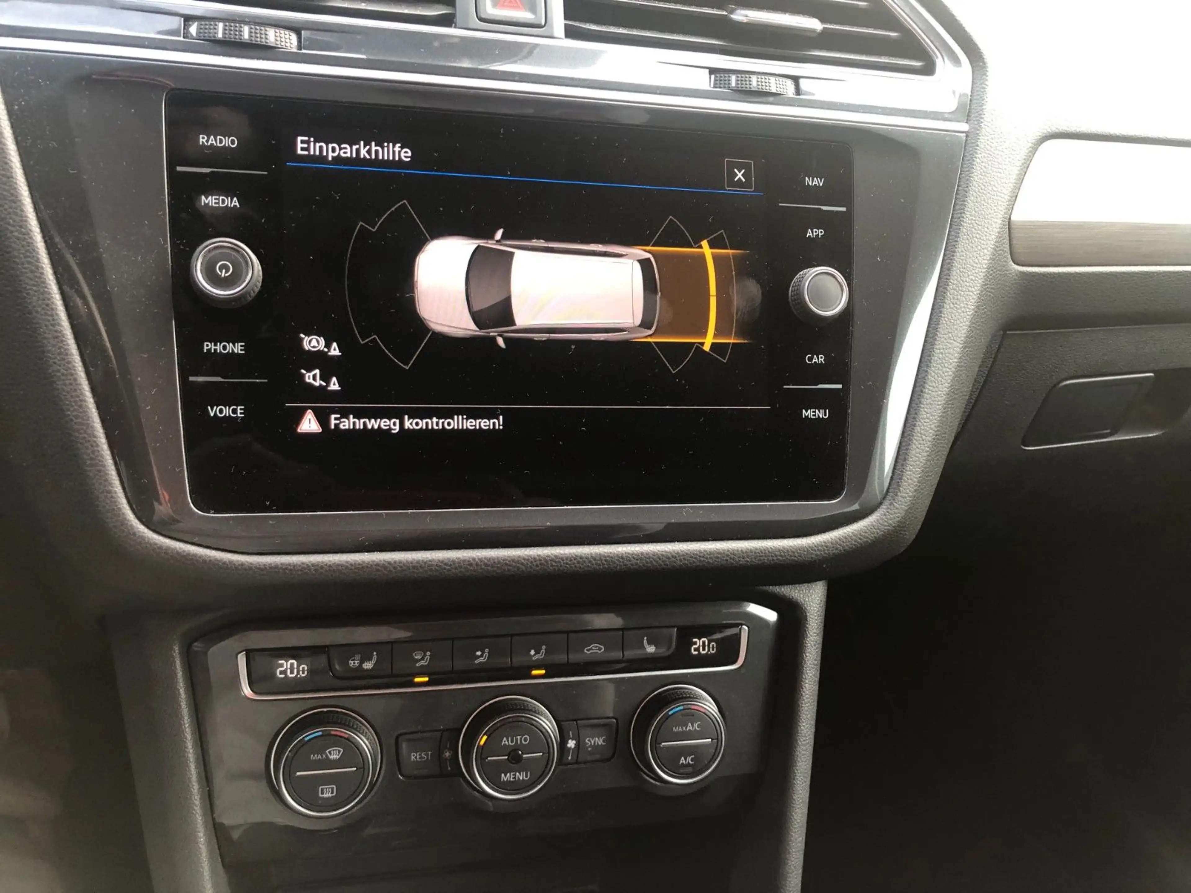 Volkswagen Tiguan Allspace Comfortline 7 Sitzer/Automatik — photo 14