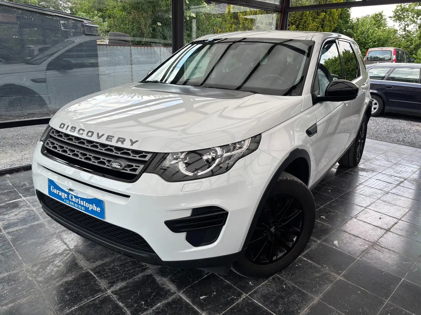 Land Rover Discovery Sport 2.0 TD4 HSE Luxury Wit - 1