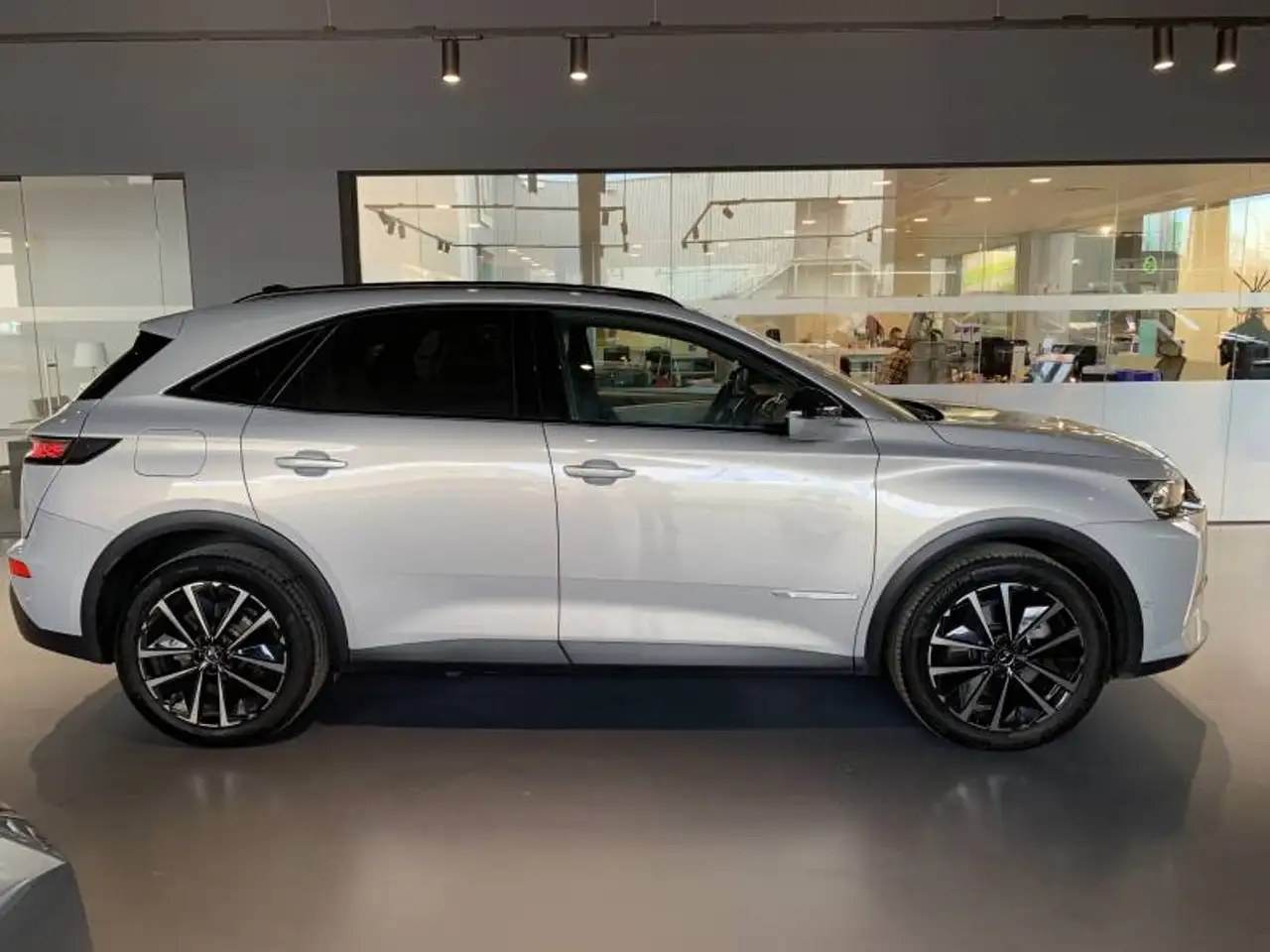 DS 7 1 E-Tense 4x4 300 Esprit de Voyage, миниатюра 3