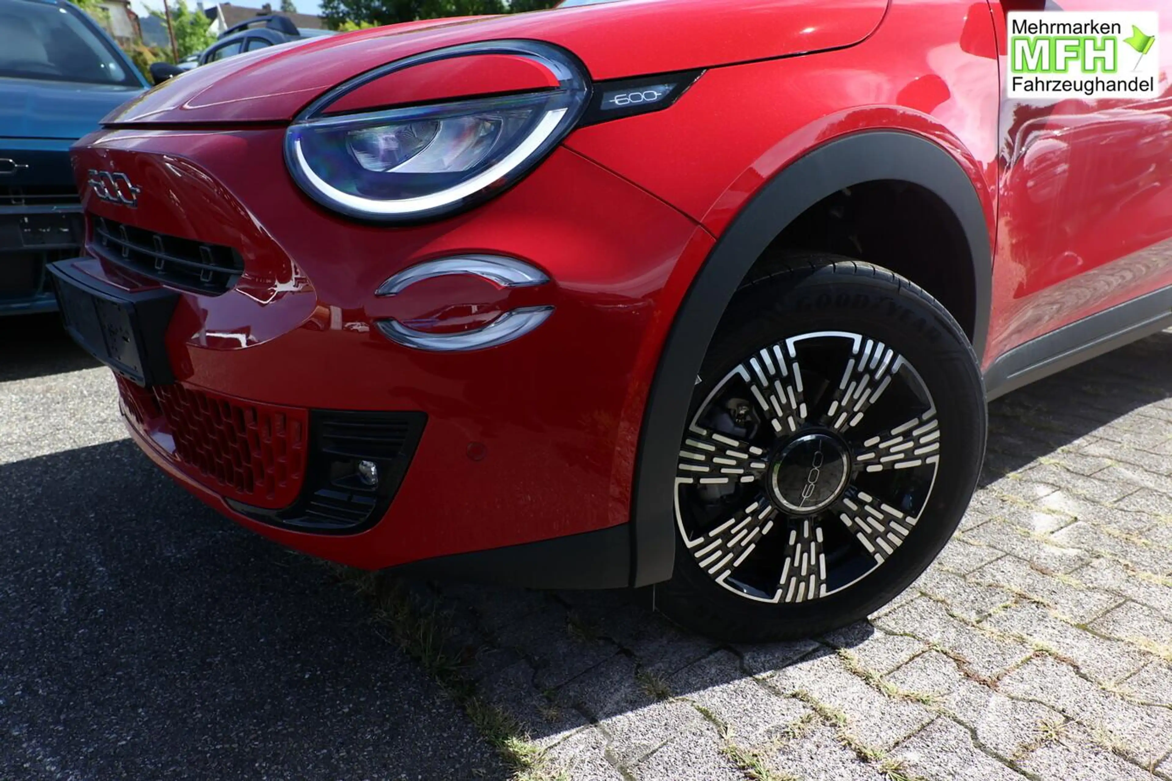 Fiat 600 Icon Hybrid SHZ Keyl Nav Kam 2xPDC LED CarP 74 ... — photo 4