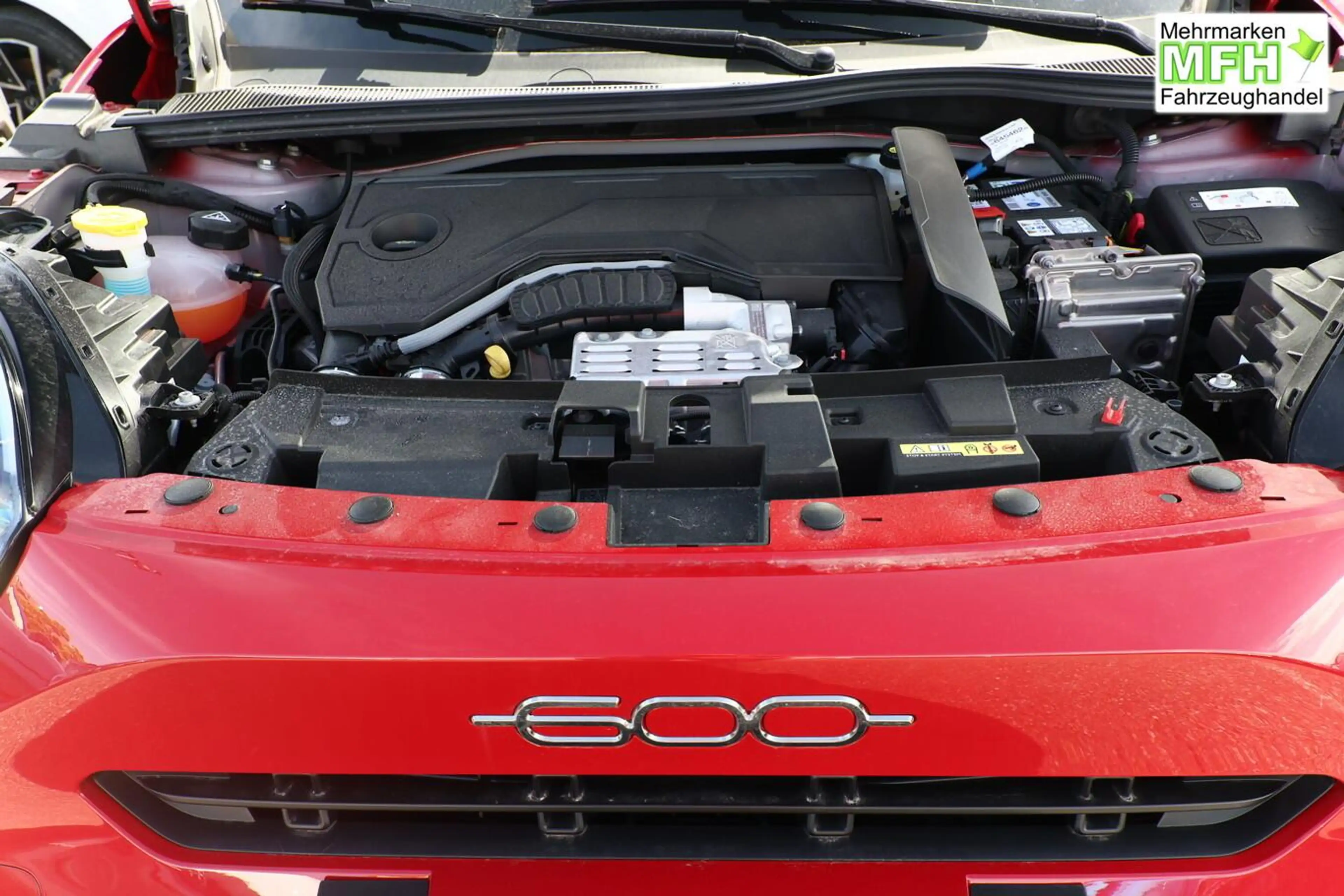 Fiat 600 Icon Hybrid SHZ Keyl Nav Kam 2xPDC LED CarP 74 ... — photo 11