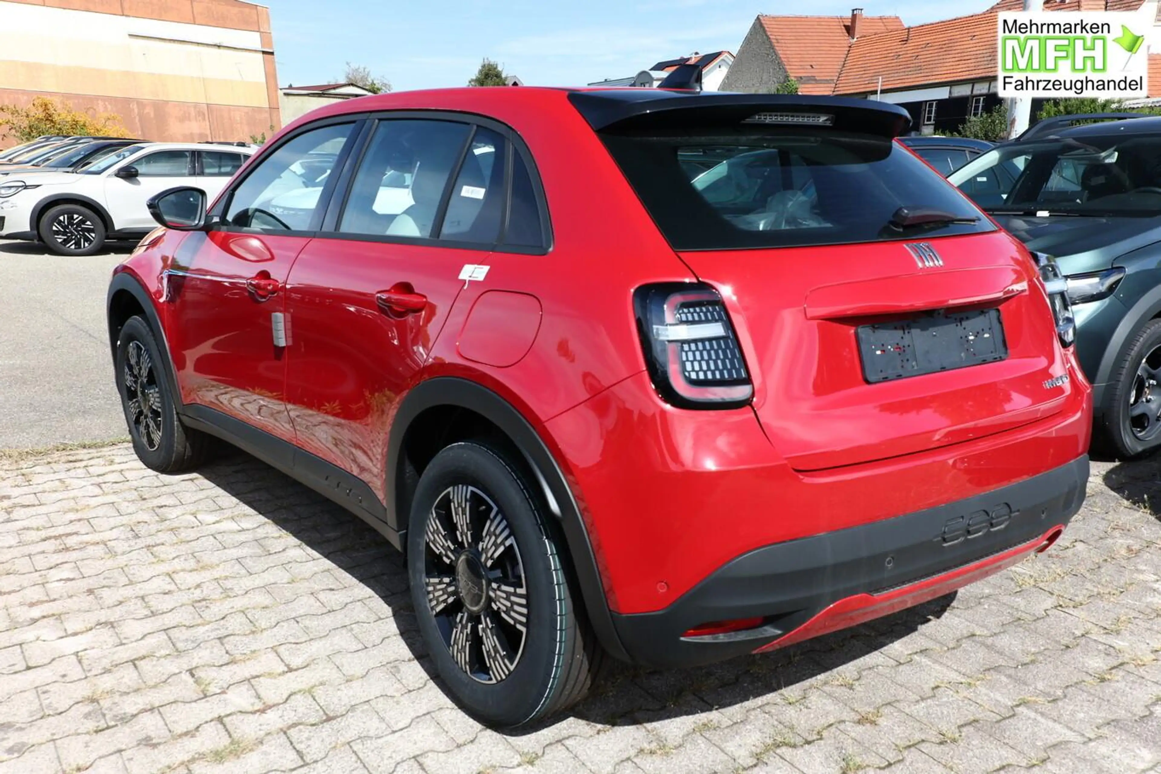 Fiat 600 Icon Hybrid SHZ Keyl Nav Kam 2xPDC LED CarP 74 ... — photo 3
