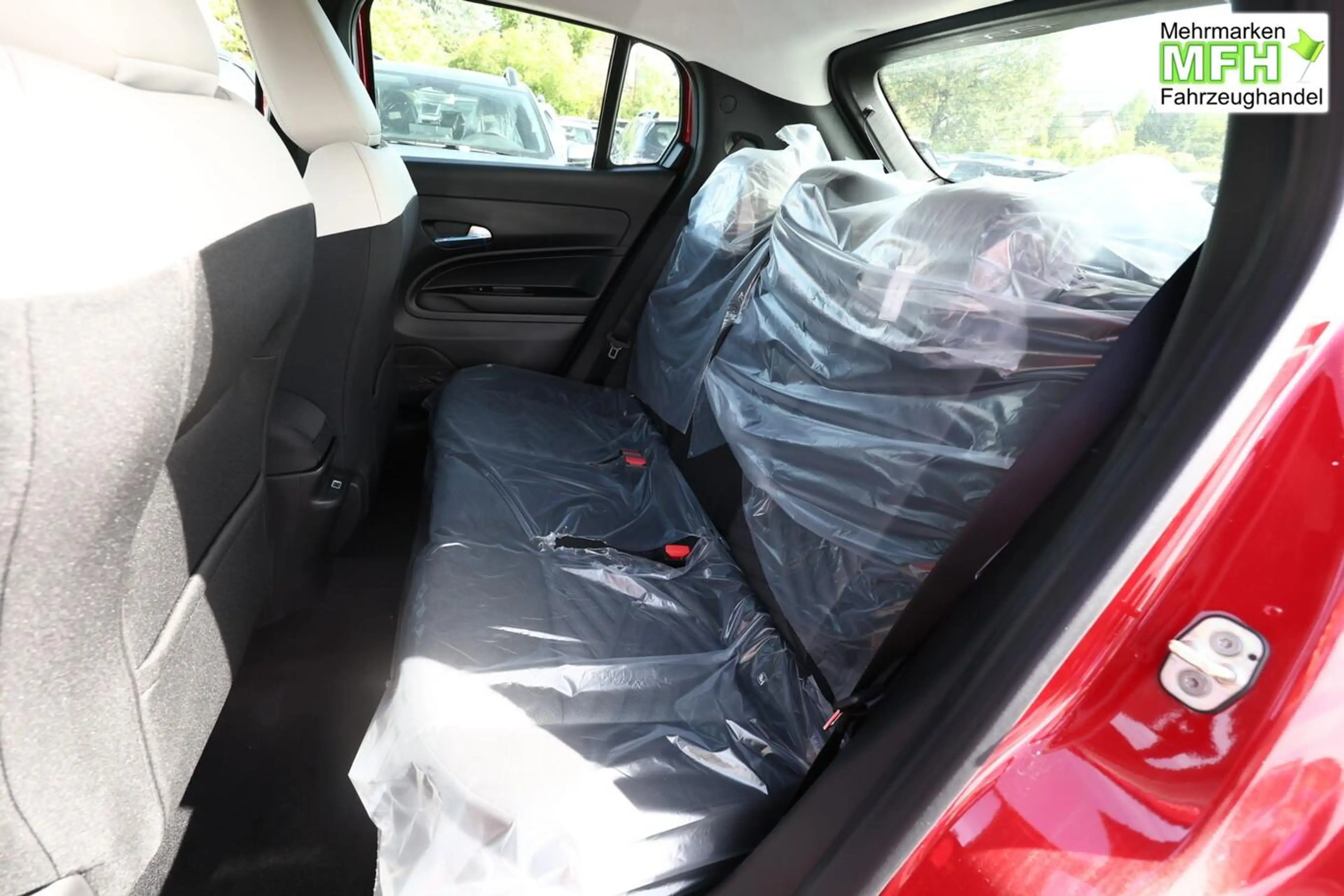 Fiat 600 Icon Hybrid SHZ Keyl Nav Kam 2xPDC LED CarP 74 ... — photo 9