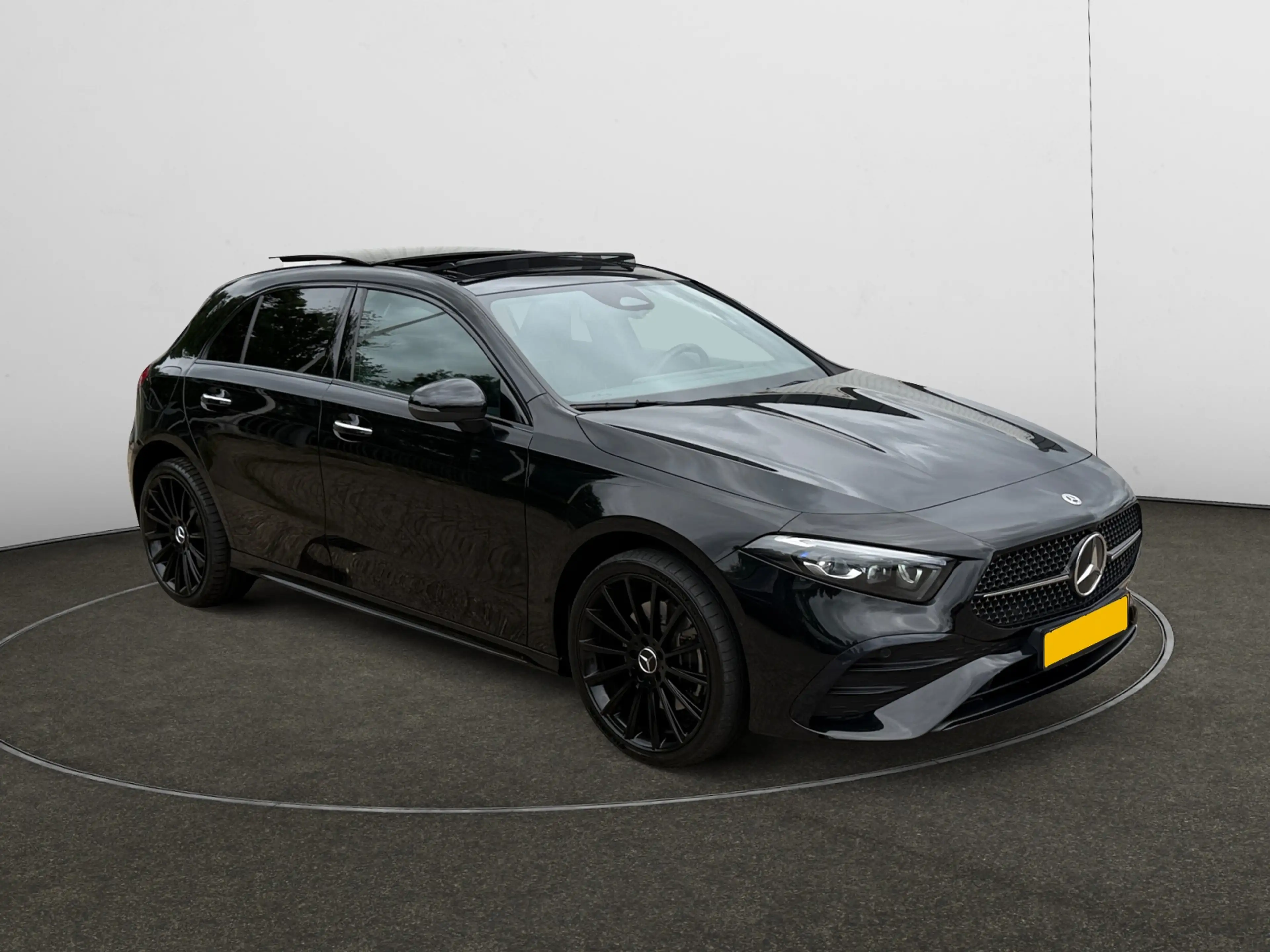 Mercedes-Benz A 250 e AMG Night Line Aut- Nieuw Model, Panoramadak, Sf — photo 4
