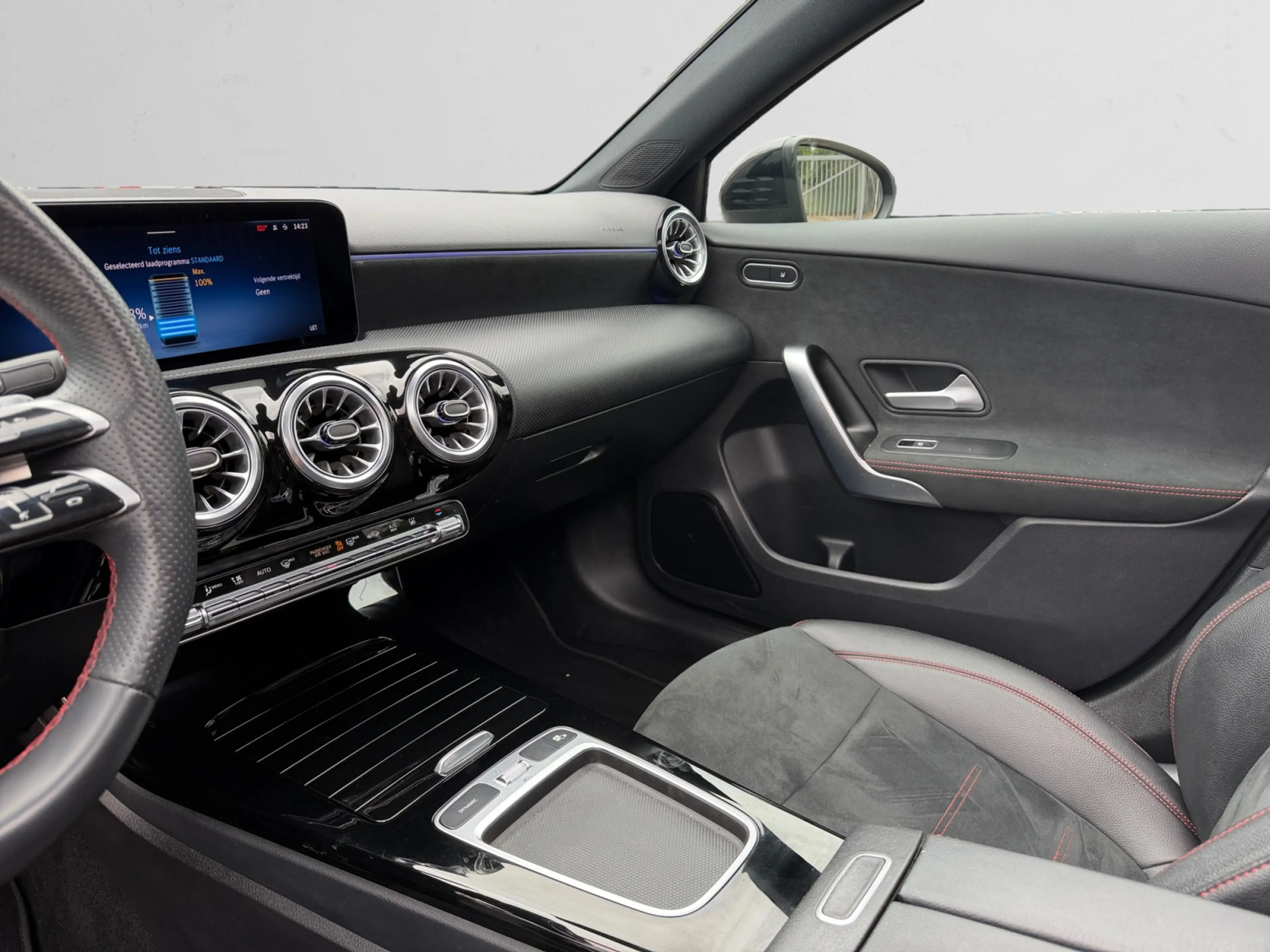 Mercedes-Benz A 250 e AMG Night Line Aut- Nieuw Model, Panoramadak, Sf — photo 7