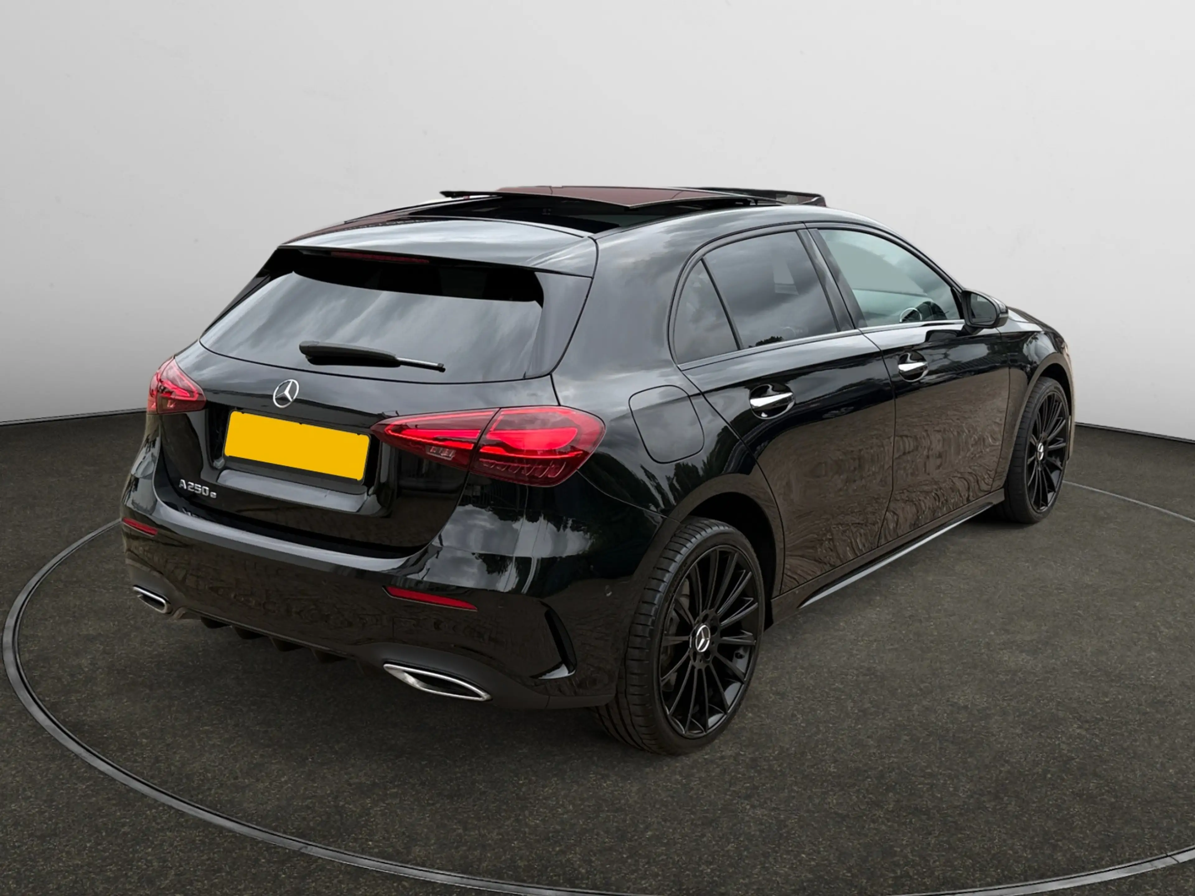Mercedes-Benz A 250 e AMG Night Line Aut- Nieuw Model, Panoramadak, Sf — photo 5