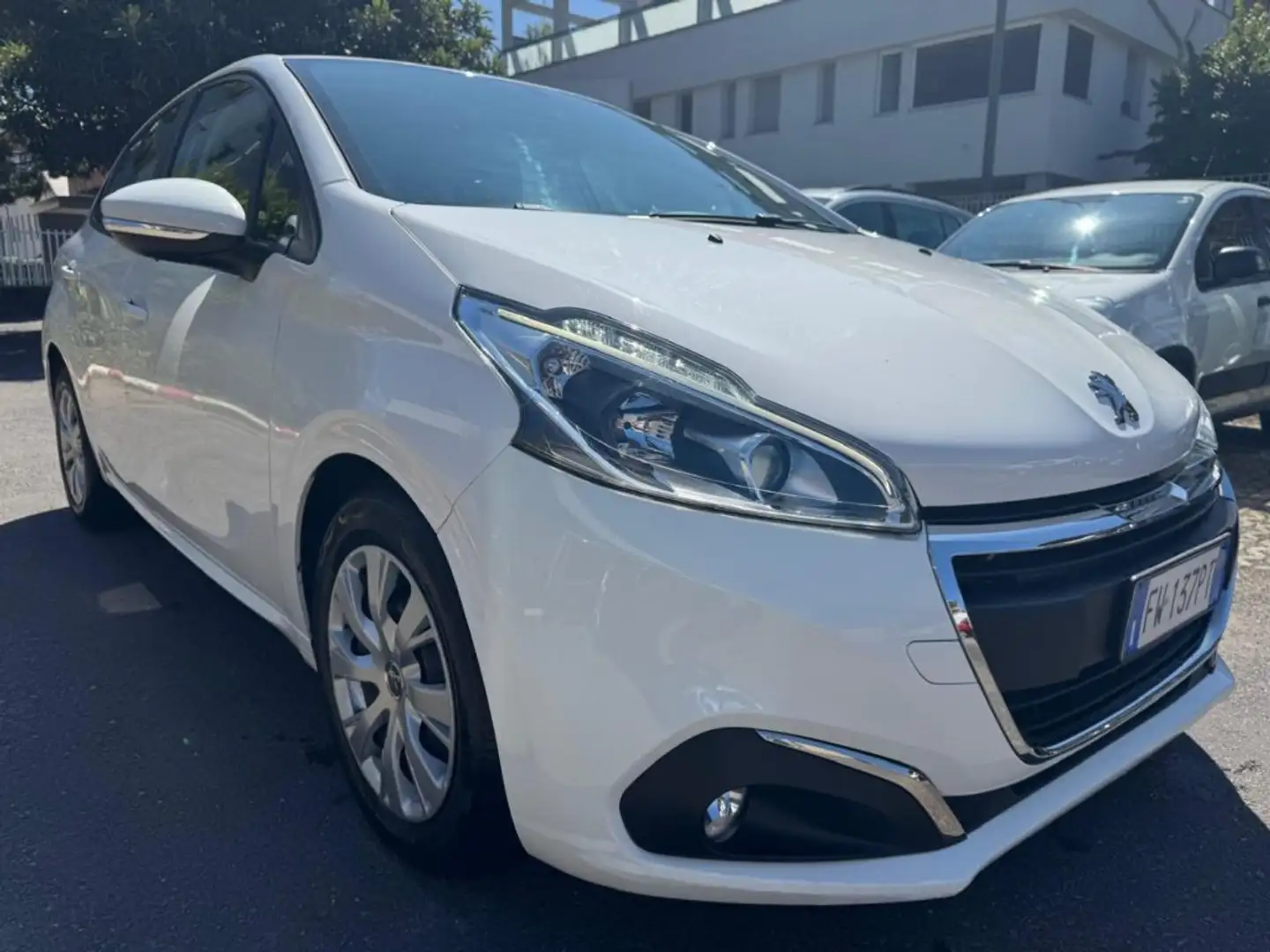 Peugeot 208 BlueHDi 100cv S&S 5p.(AUTOCARRO N1) White - 2