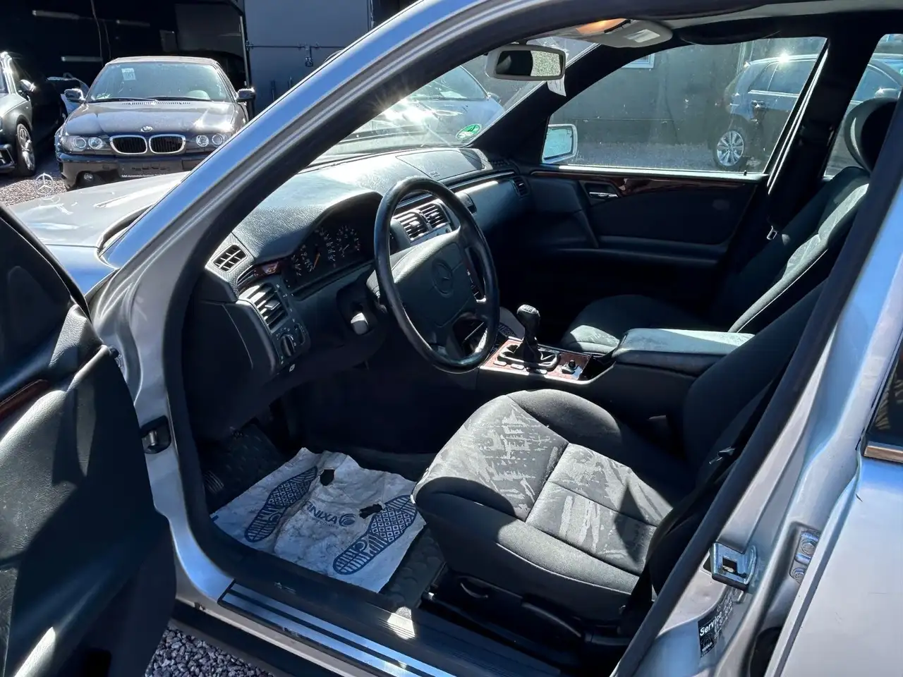 Mercedes-Benz E 200 Lim. *TÜV Neu* Steuerkette Neu*Klimaautom*, foto 7